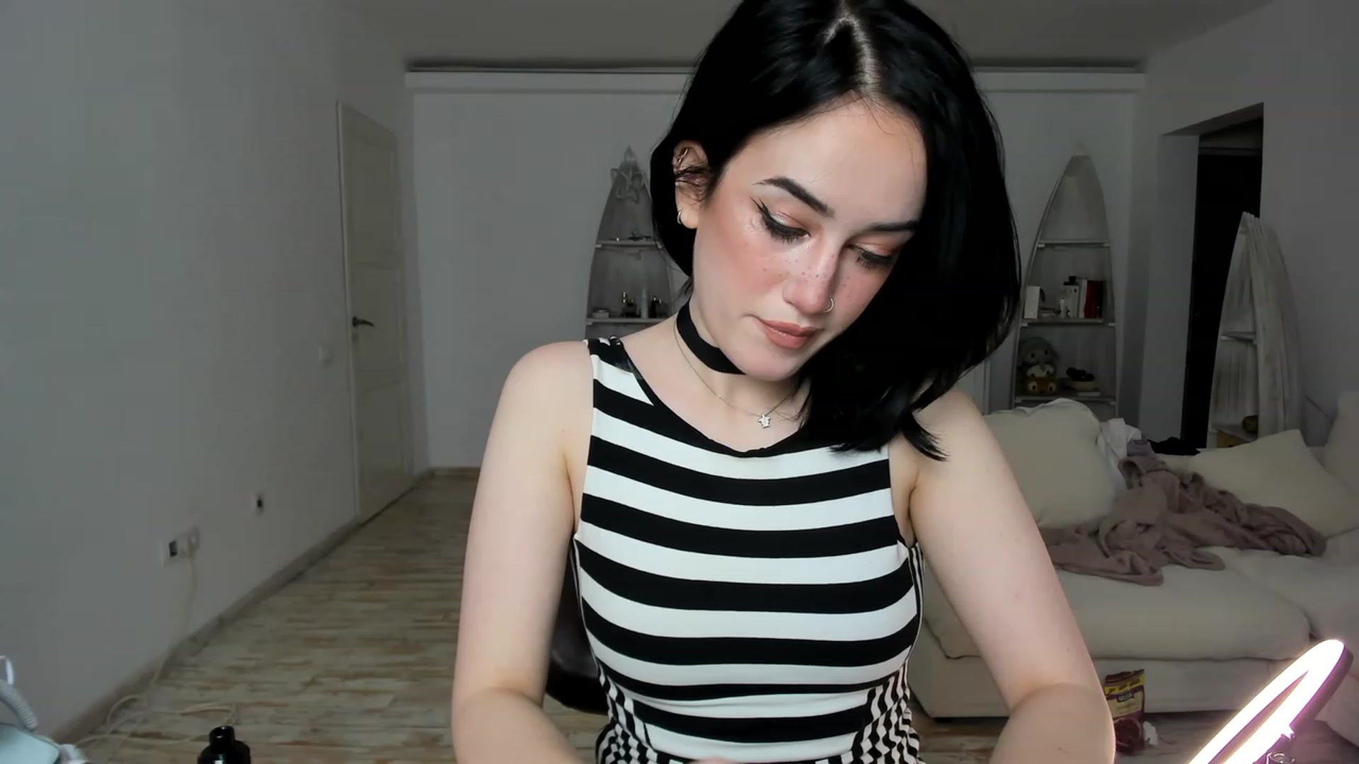 Gallery image thumbnail from Its_Cassidy's myfreecams stream on, 11/18/2022, 16:59 image 3 of 20