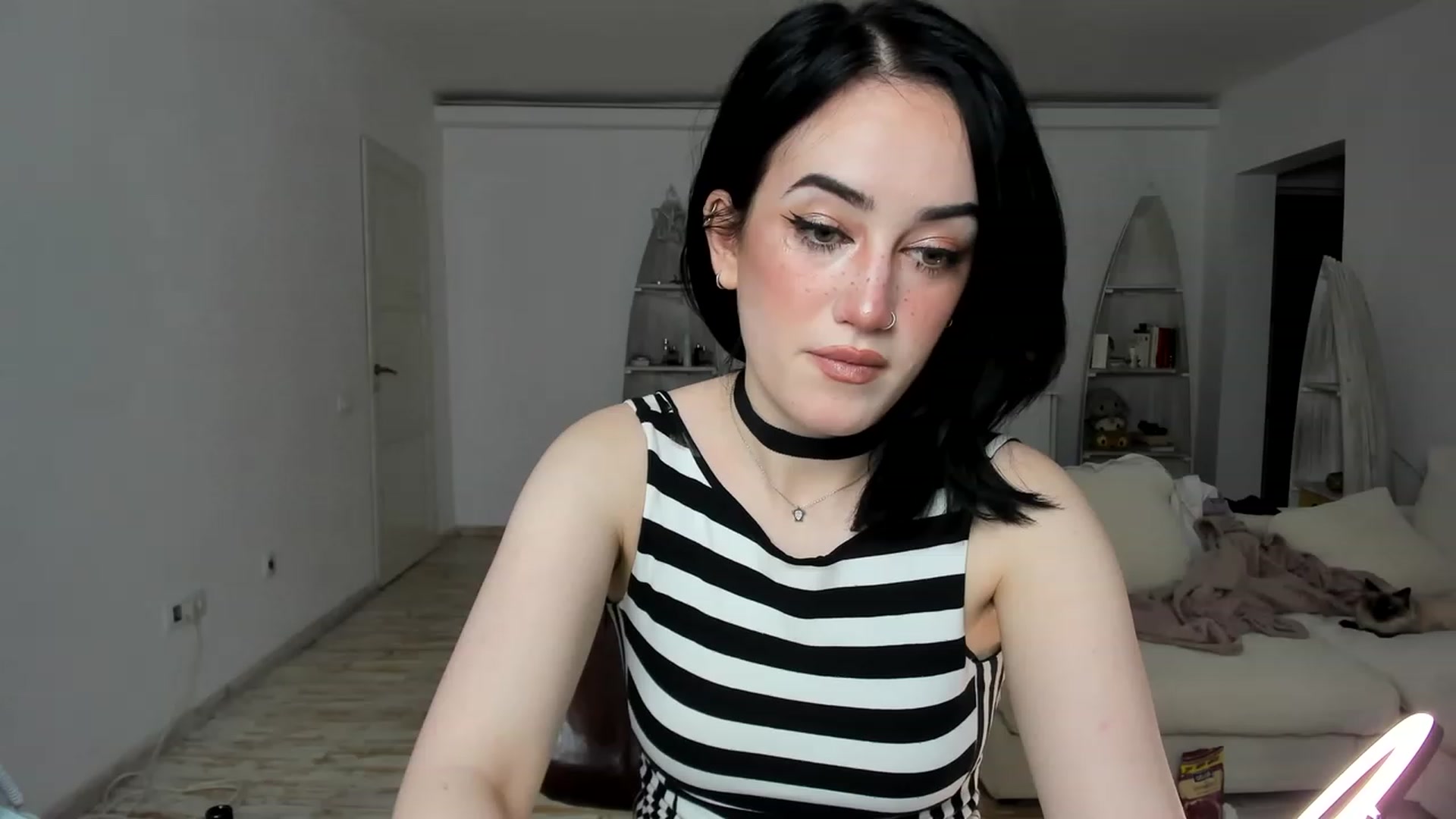 Gallery image thumbnail from Its_Cassidy's myfreecams stream on, 11/18/2022, 16:59 image 9 of 20
