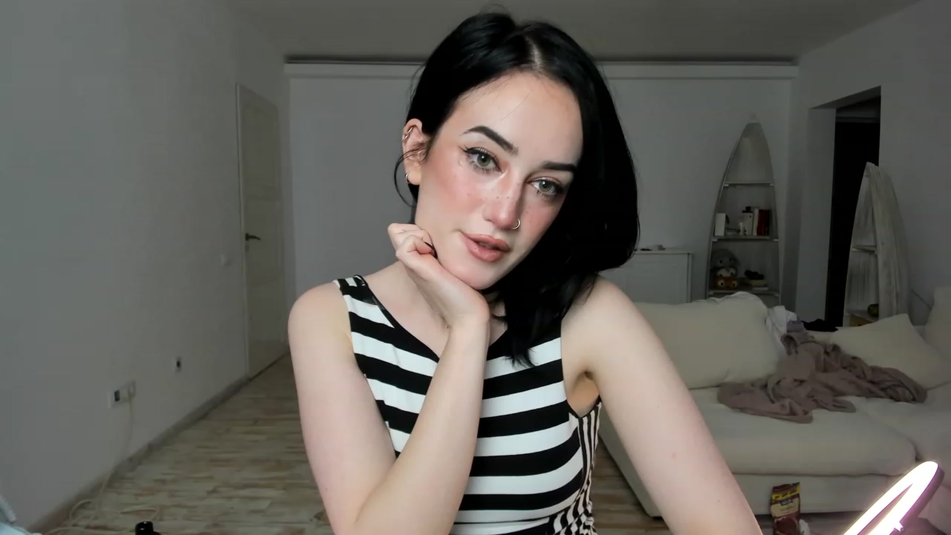 Gallery image thumbnail from Its_Cassidy's myfreecams stream on, 11/18/2022, 16:59 image 5 of 20