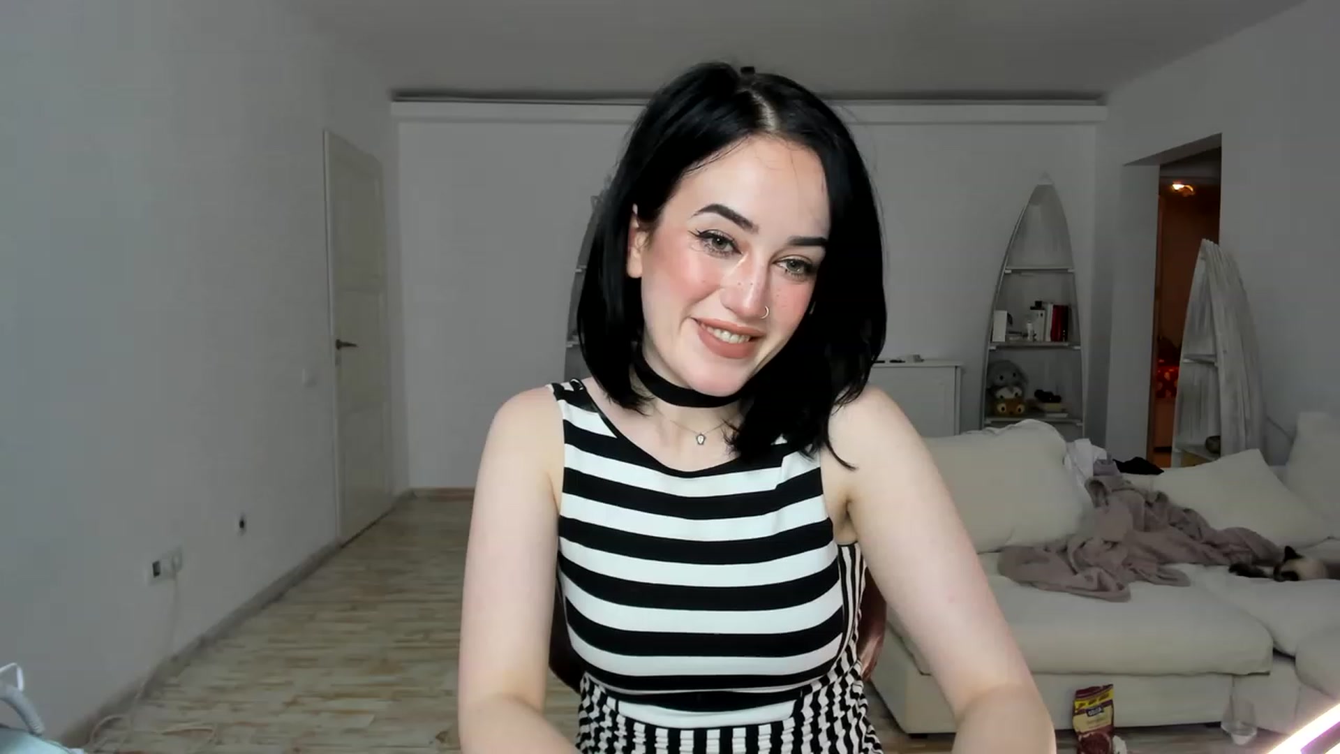 Gallery image thumbnail from Its_Cassidy's myfreecams stream on, 11/18/2022, 19:46 image 11 of 20