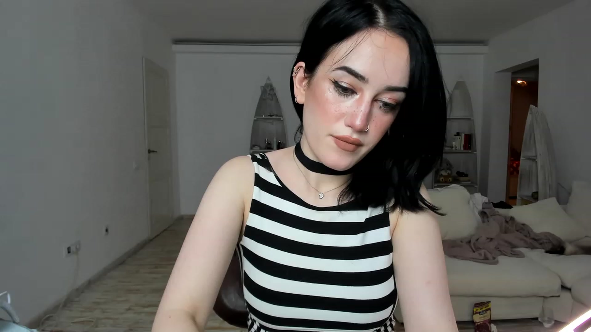 Gallery image thumbnail from Its_Cassidy's myfreecams stream on, 11/18/2022, 19:46 image 9 of 20