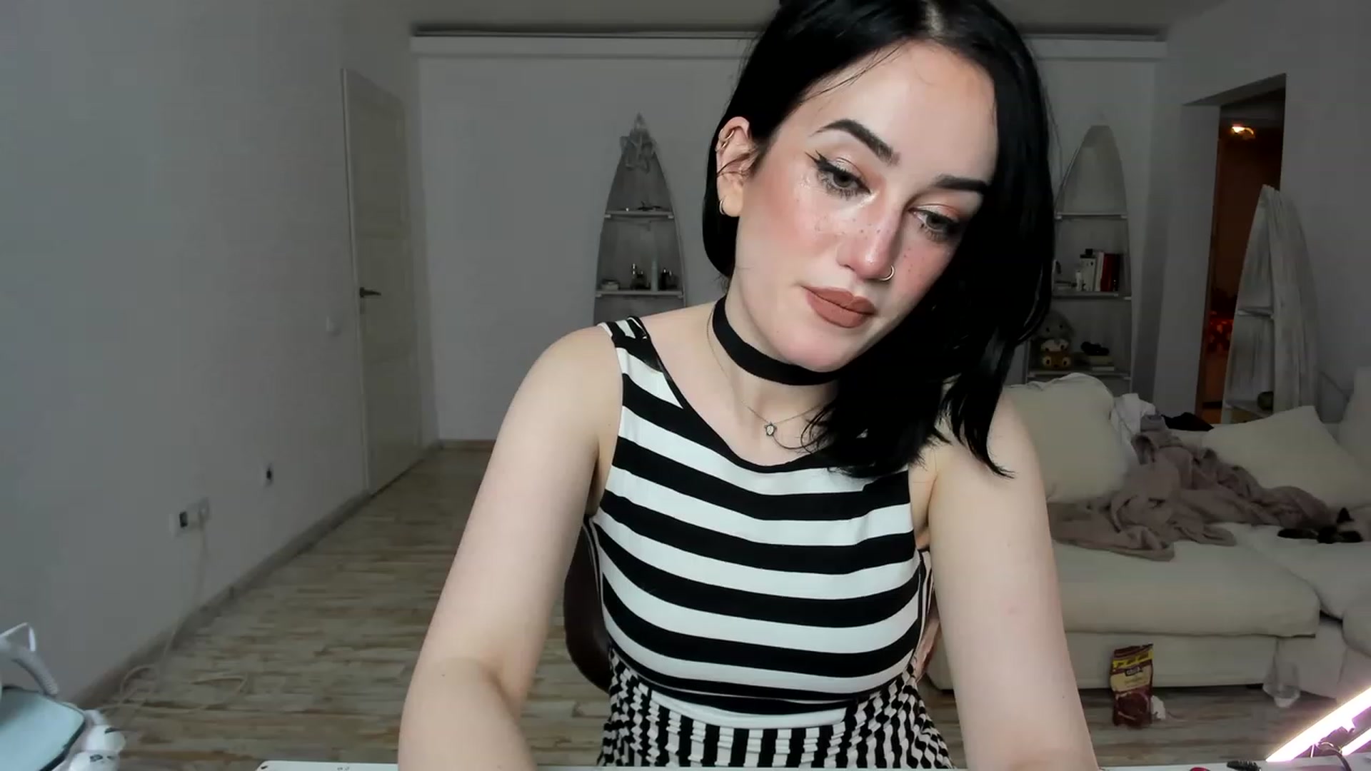 Gallery image thumbnail from Its_Cassidy's myfreecams stream on, 11/18/2022, 19:46 image 17 of 20