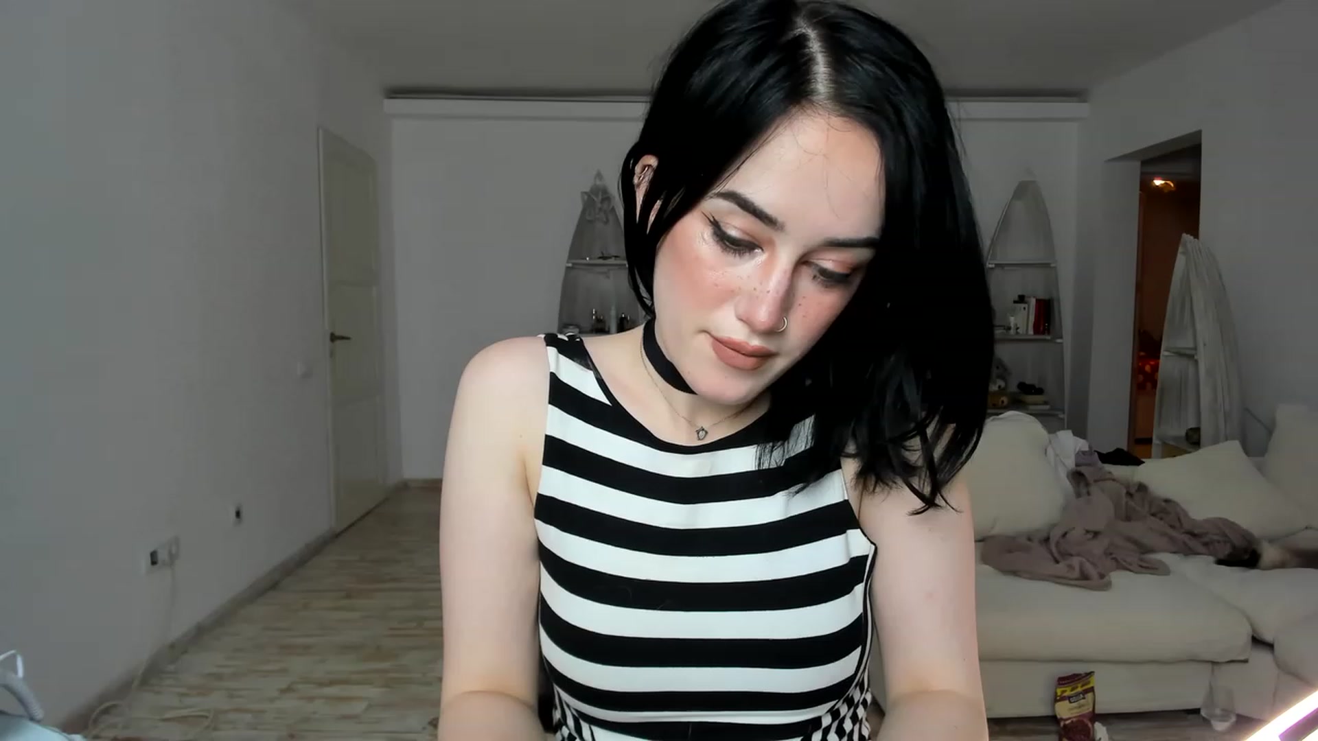 Gallery image thumbnail from Its_Cassidy's myfreecams stream on, 11/18/2022, 19:46 image 8 of 20