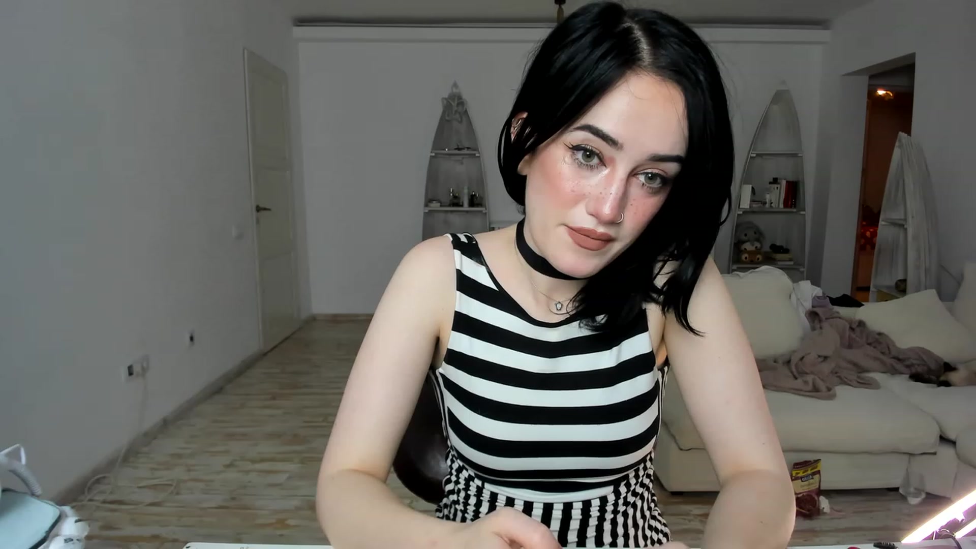 Gallery image thumbnail from Its_Cassidy's myfreecams stream on, 11/18/2022, 19:46 image 16 of 20