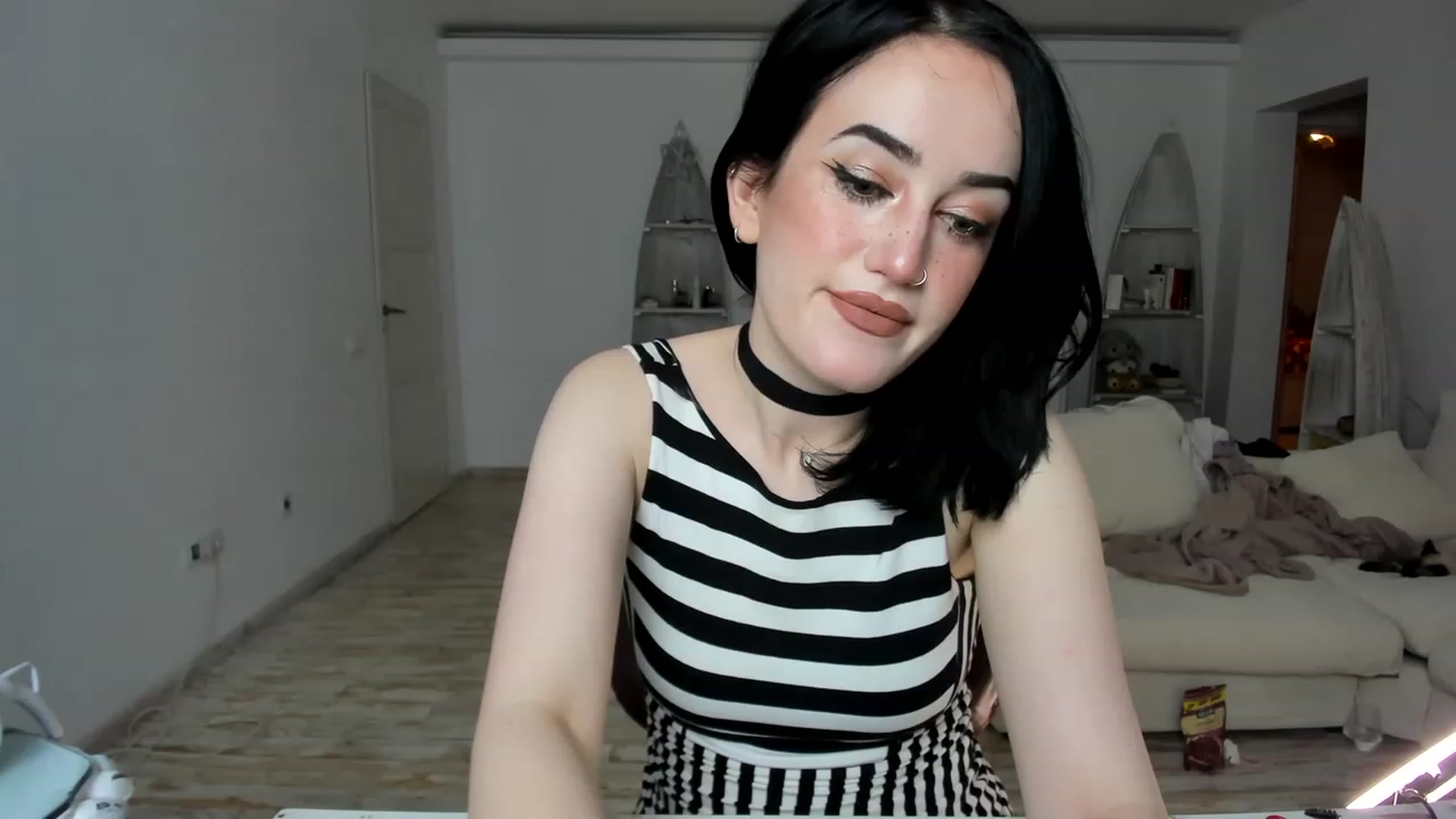Gallery image thumbnail from Its_Cassidy's myfreecams stream on, 11/18/2022, 19:46 image 18 of 20