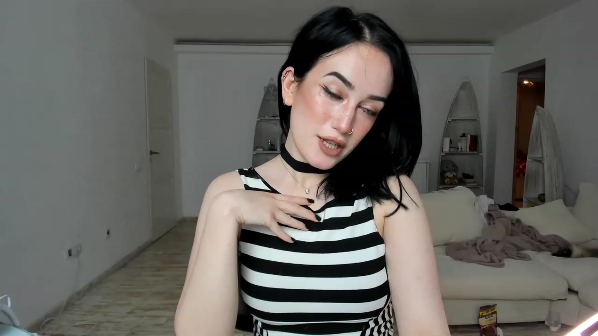 Gallery image thumbnail from Its_Cassidy's myfreecams stream on, 11/18/2022, 19:46 image 7 of 20