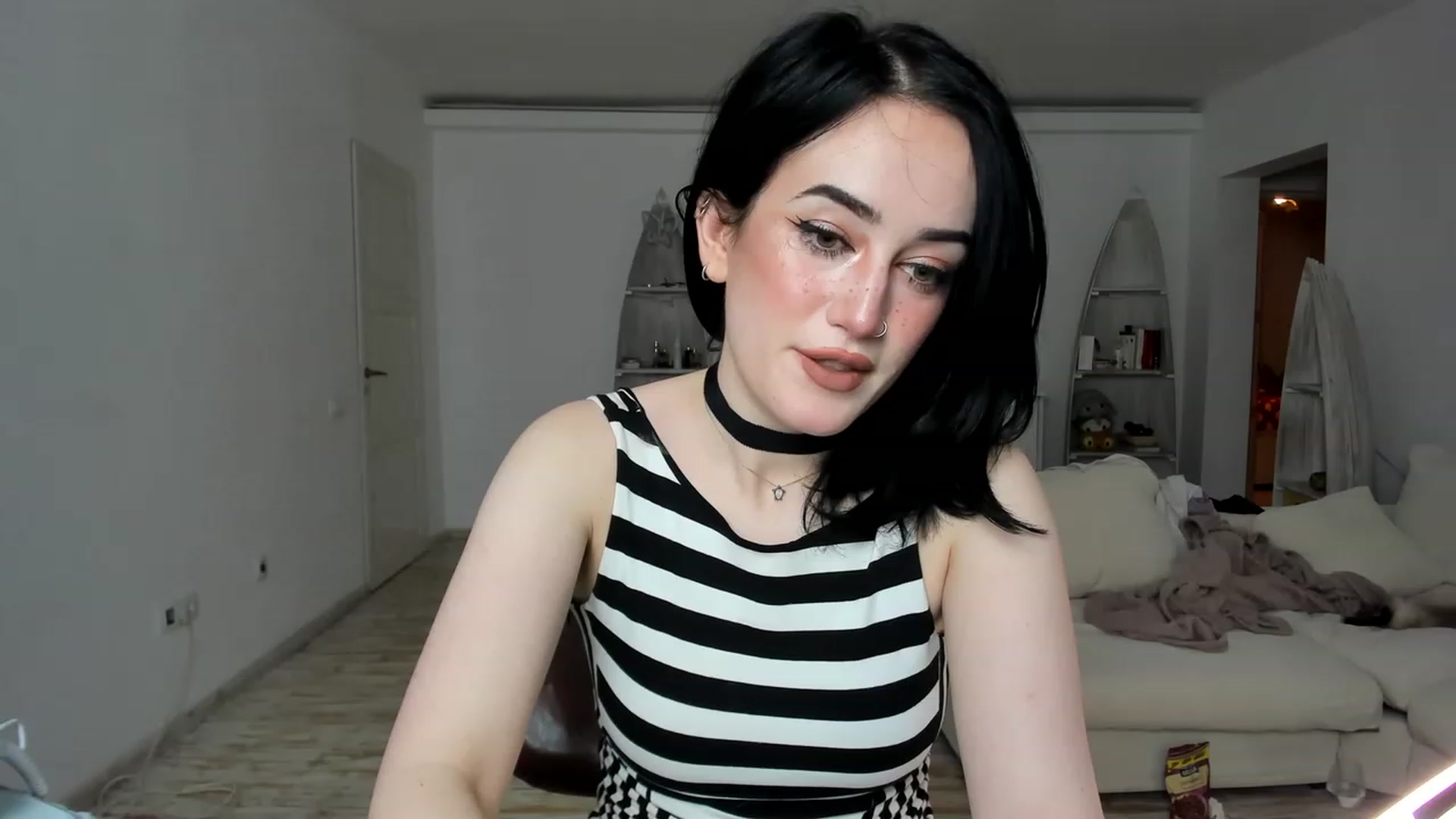 Gallery image thumbnail from Its_Cassidy's myfreecams stream on, 11/18/2022, 19:46 image 6 of 20
