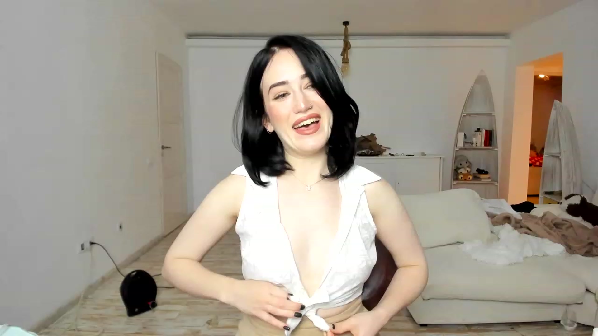 Gallery image thumbnail from Its_Cassidy's myfreecams stream on, 11/20/2022, 19:00 image 14 of 20