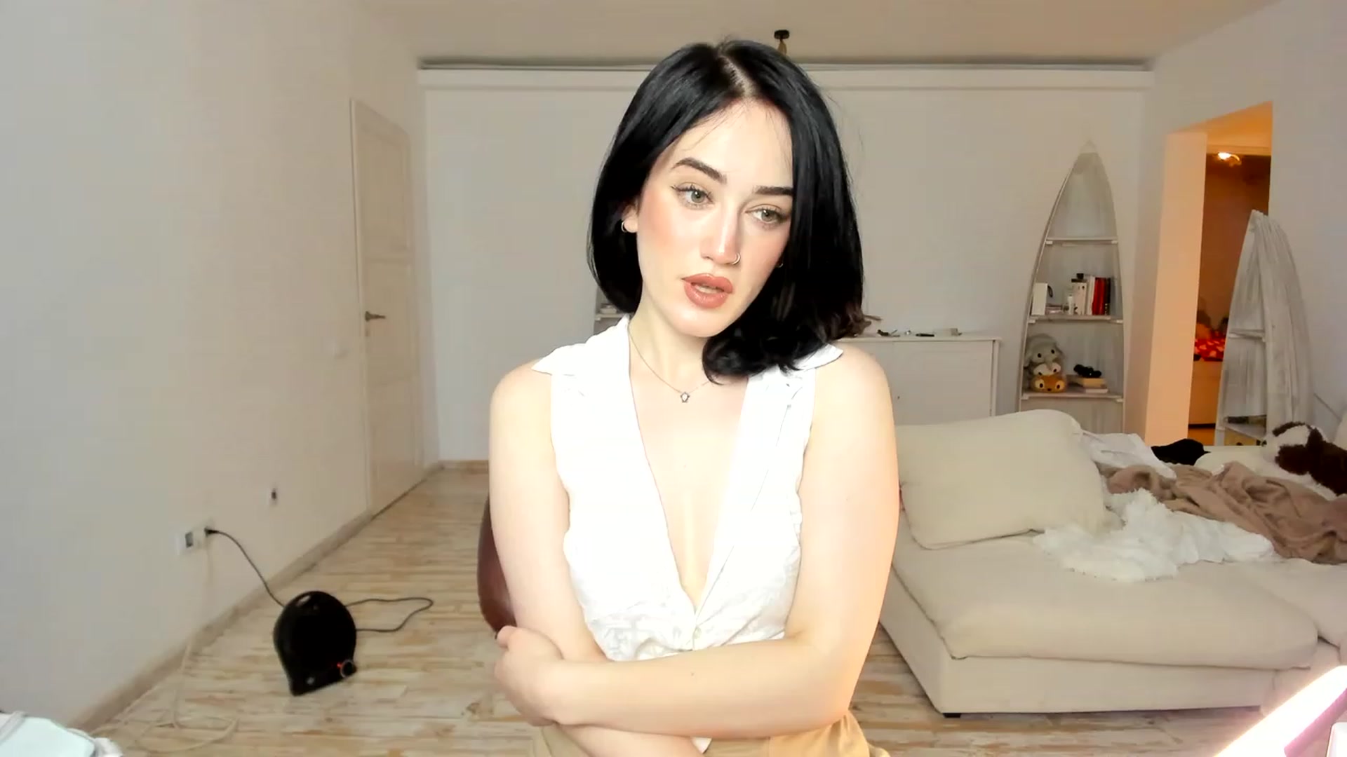 Gallery image thumbnail from Its_Cassidy's myfreecams stream on, 11/20/2022, 19:00 image 20 of 20