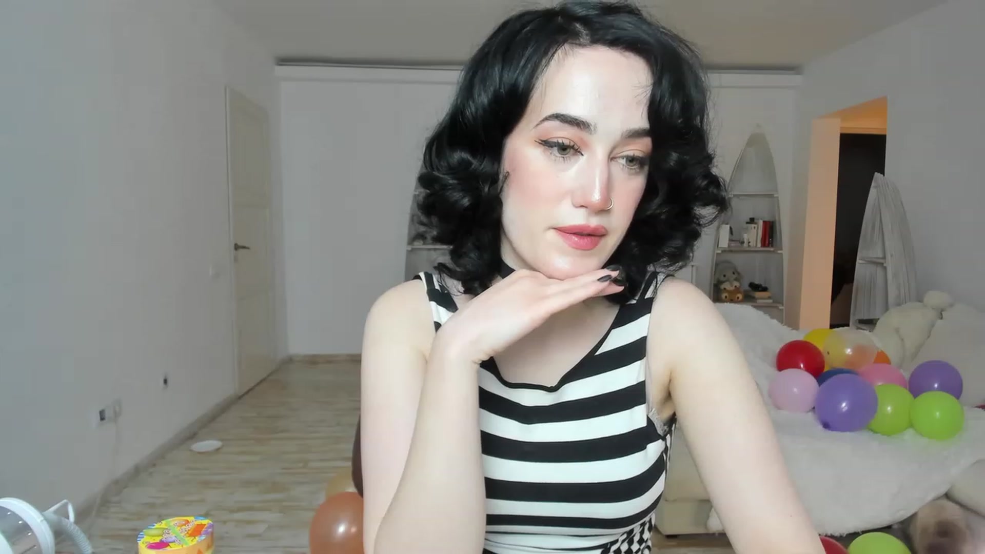 Gallery image thumbnail from Its_Cassidy's myfreecams stream on, 11/28/2022, 19:27 image 16 of 20