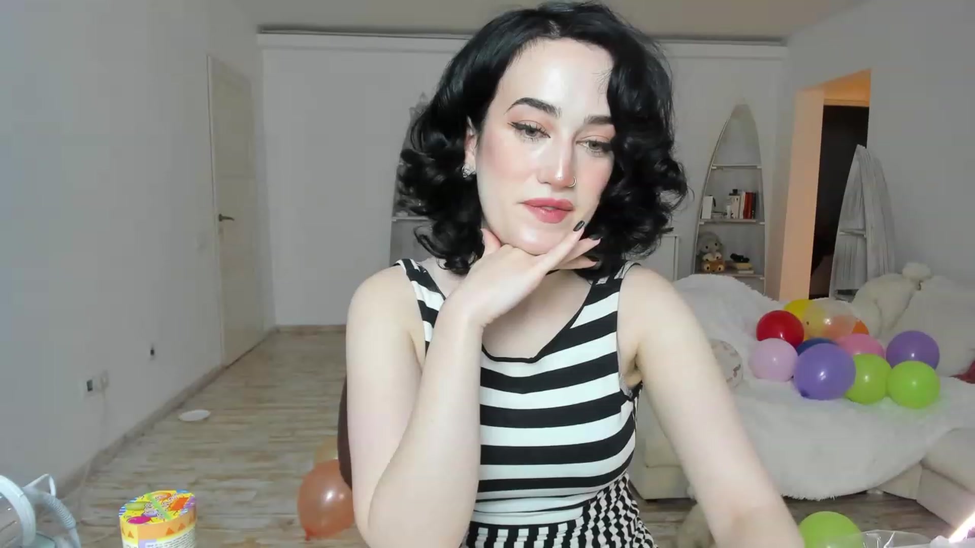 Gallery image thumbnail from Its_Cassidy's myfreecams stream on, 11/28/2022, 19:27 image 18 of 20