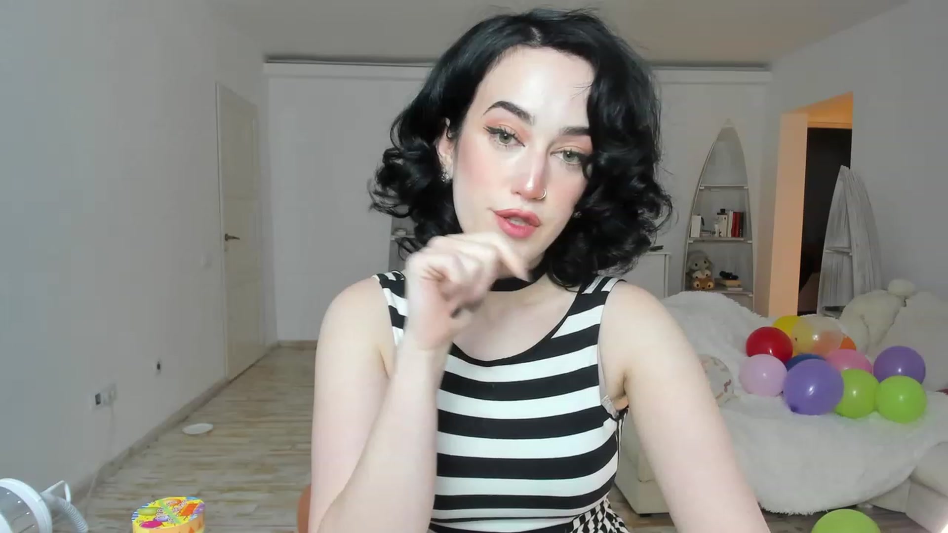 Gallery image thumbnail from Its_Cassidy's myfreecams stream on, 11/28/2022, 19:27 image 2 of 20