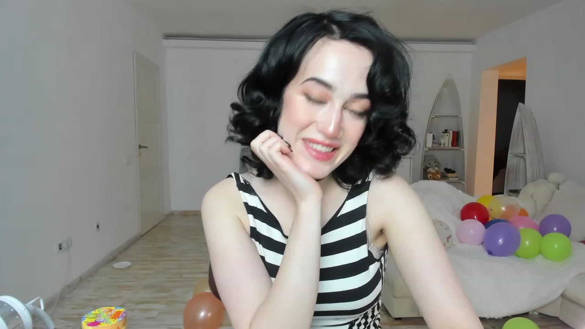 Gallery image thumbnail from Its_Cassidy's myfreecams stream on, 11/28/2022, 19:27 image 14 of 20