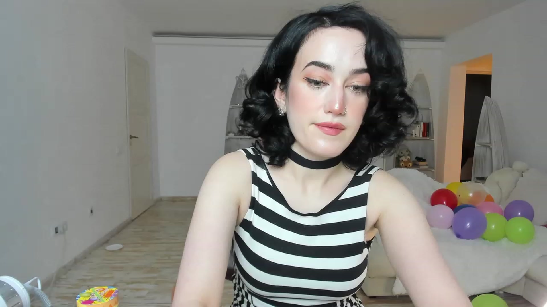 Gallery image thumbnail from Its_Cassidy's myfreecams stream on, 11/28/2022, 19:27 image 1 of 20