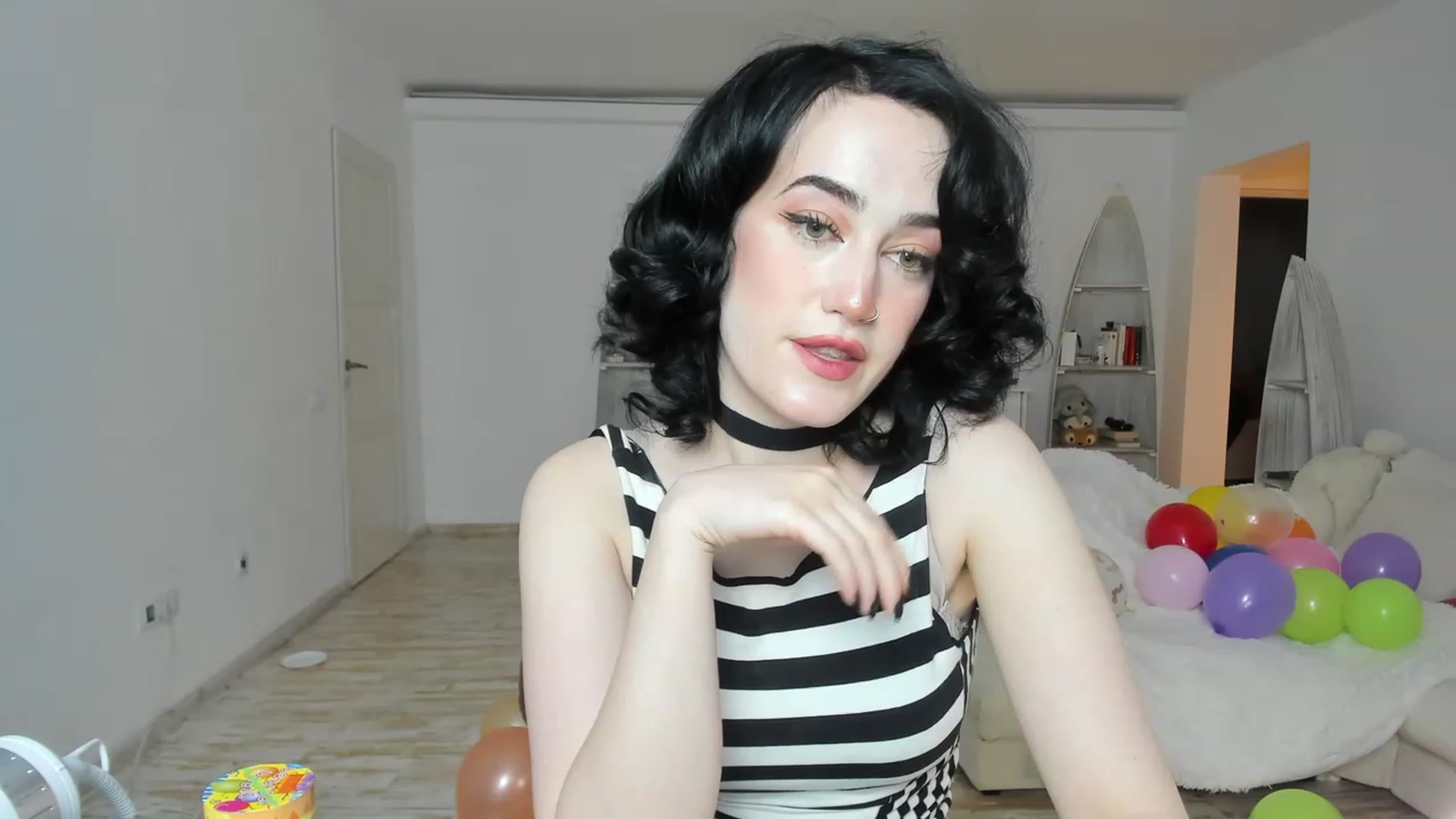 Gallery image thumbnail from Its_Cassidy's myfreecams stream on, 11/28/2022, 19:27 image 15 of 20