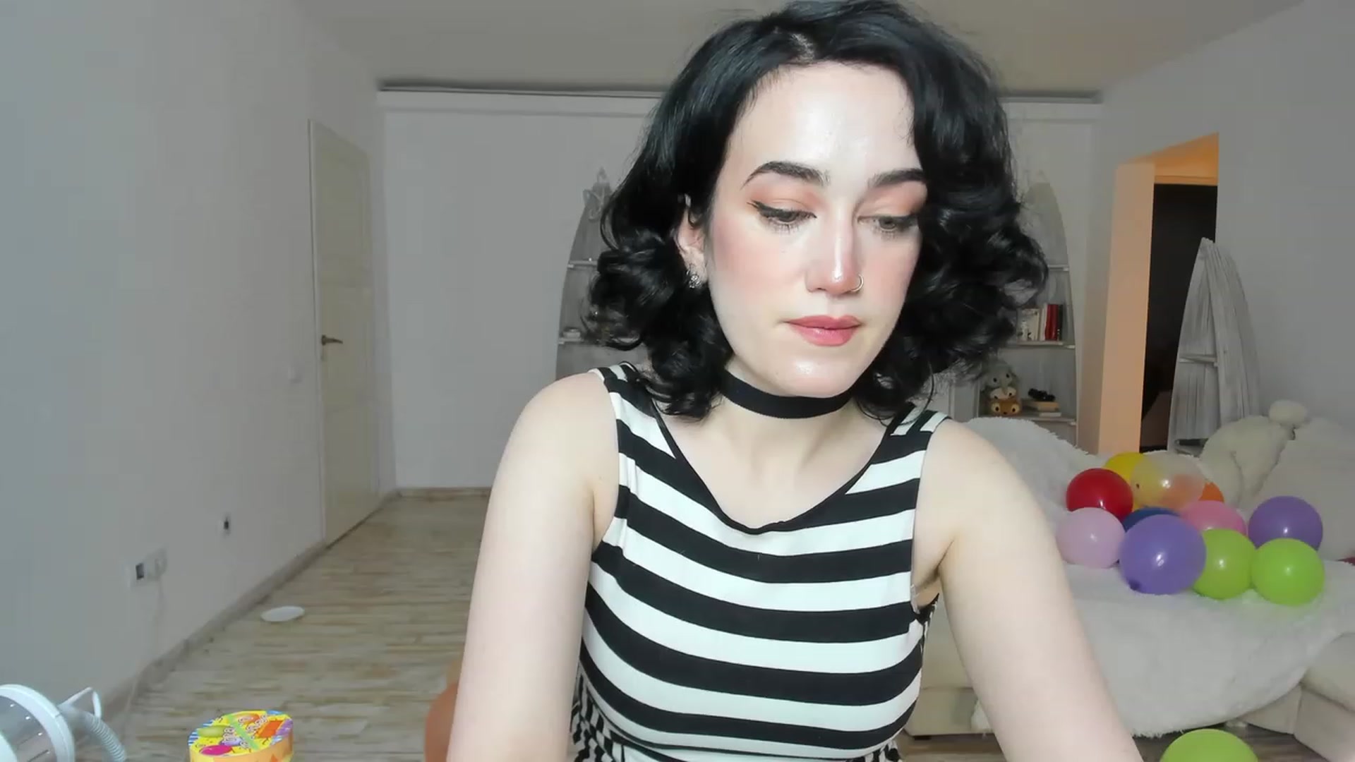Gallery image thumbnail from Its_Cassidy's myfreecams stream on, 11/28/2022, 19:27 image 6 of 20