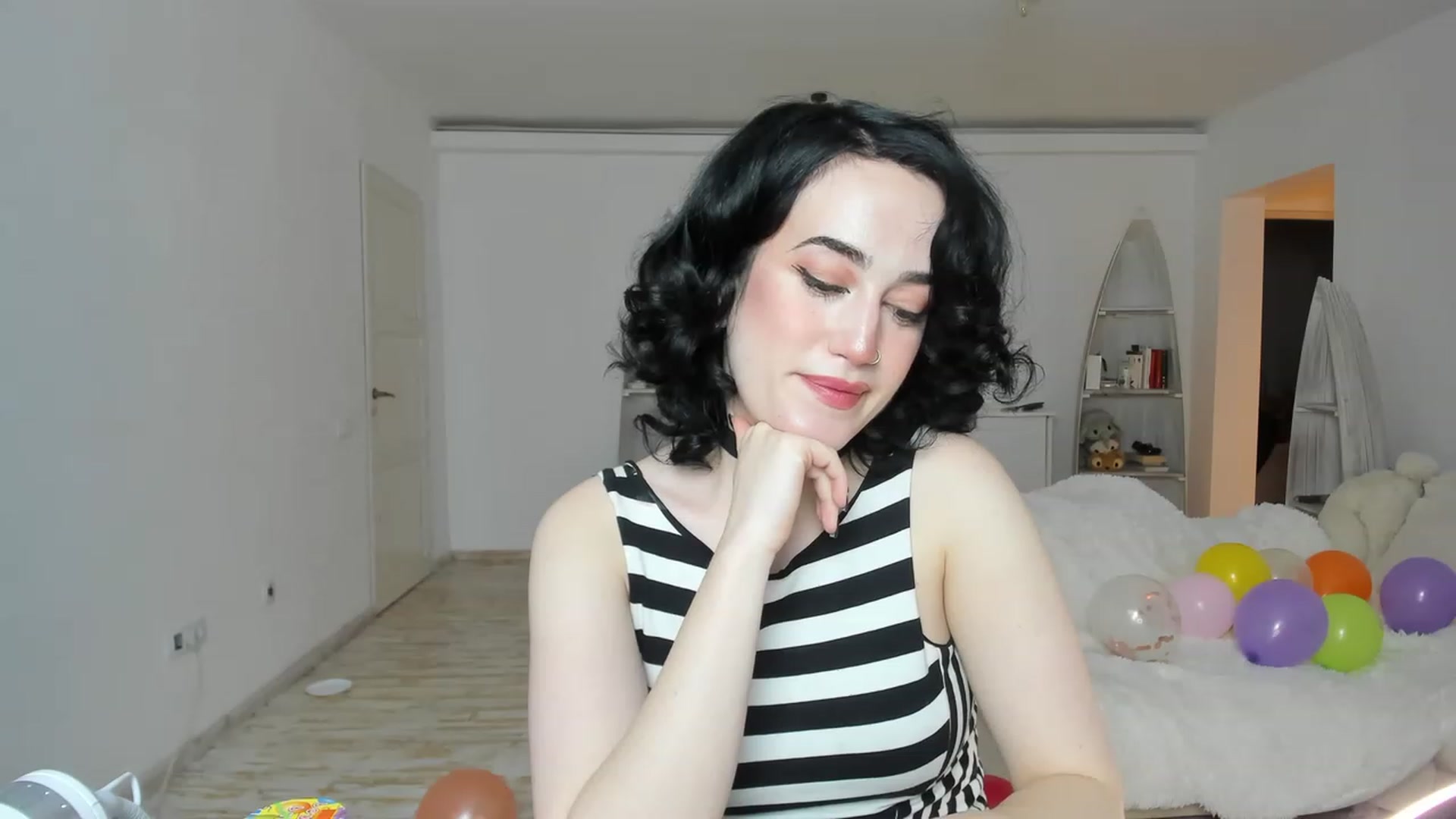 Gallery image thumbnail from Its_Cassidy's myfreecams stream on, 11/28/2022, 20:19 image 13 of 20