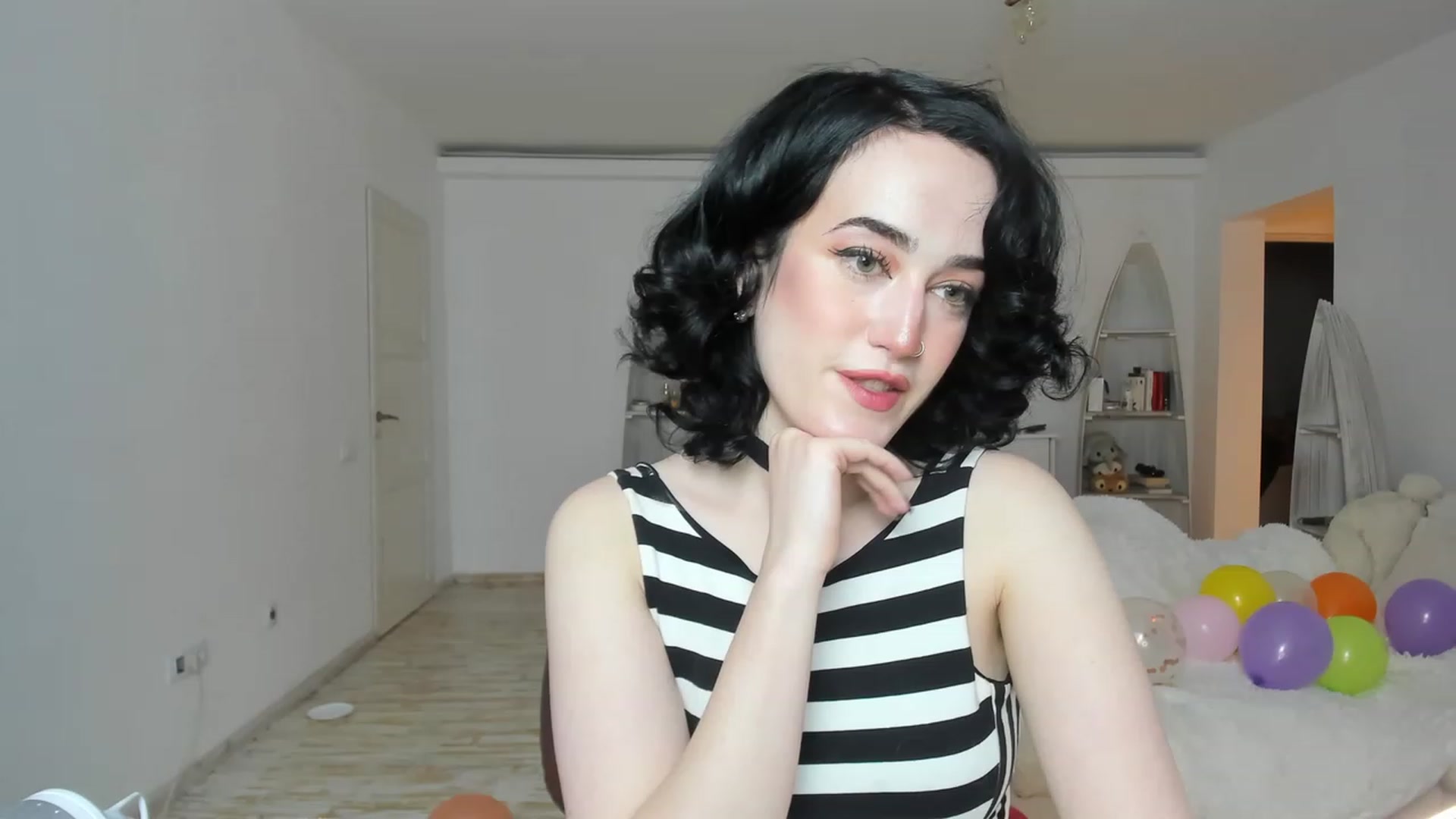 Gallery image thumbnail from Its_Cassidy's myfreecams stream on, 11/28/2022, 20:19 image 3 of 20