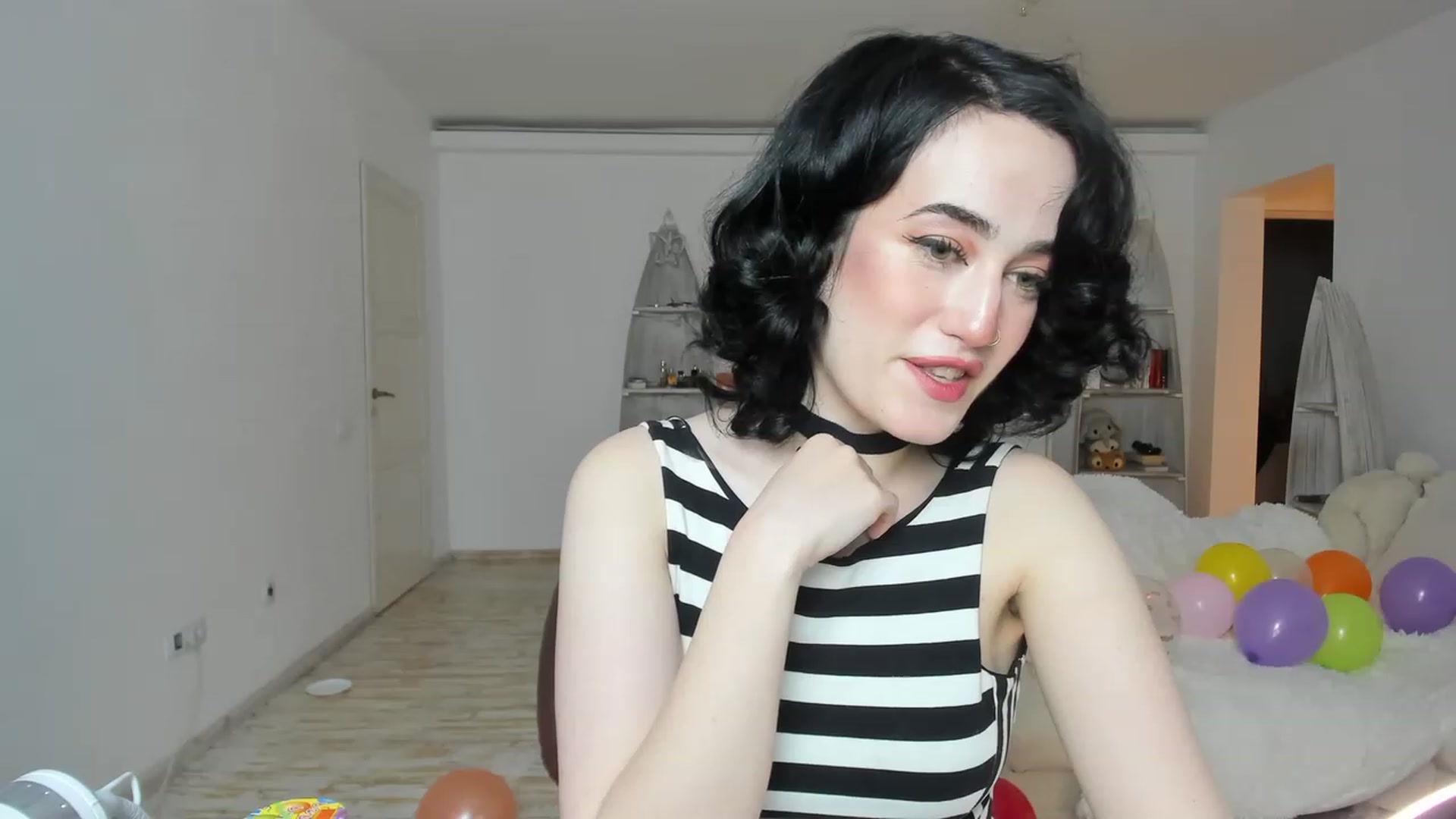 Gallery image thumbnail from Its_Cassidy's myfreecams stream on, 11/28/2022, 20:19 image 20 of 20