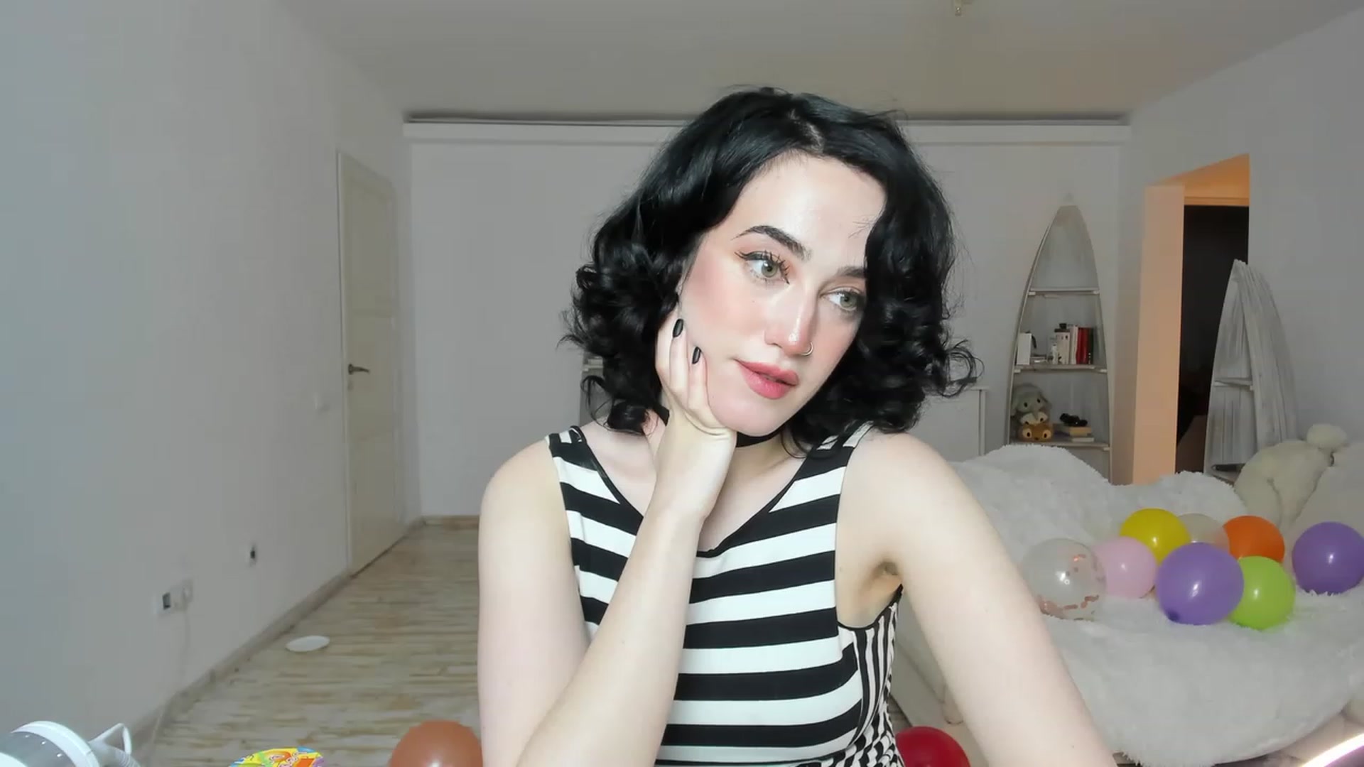 Gallery image thumbnail from Its_Cassidy's myfreecams stream on, 11/28/2022, 20:19 image 17 of 20