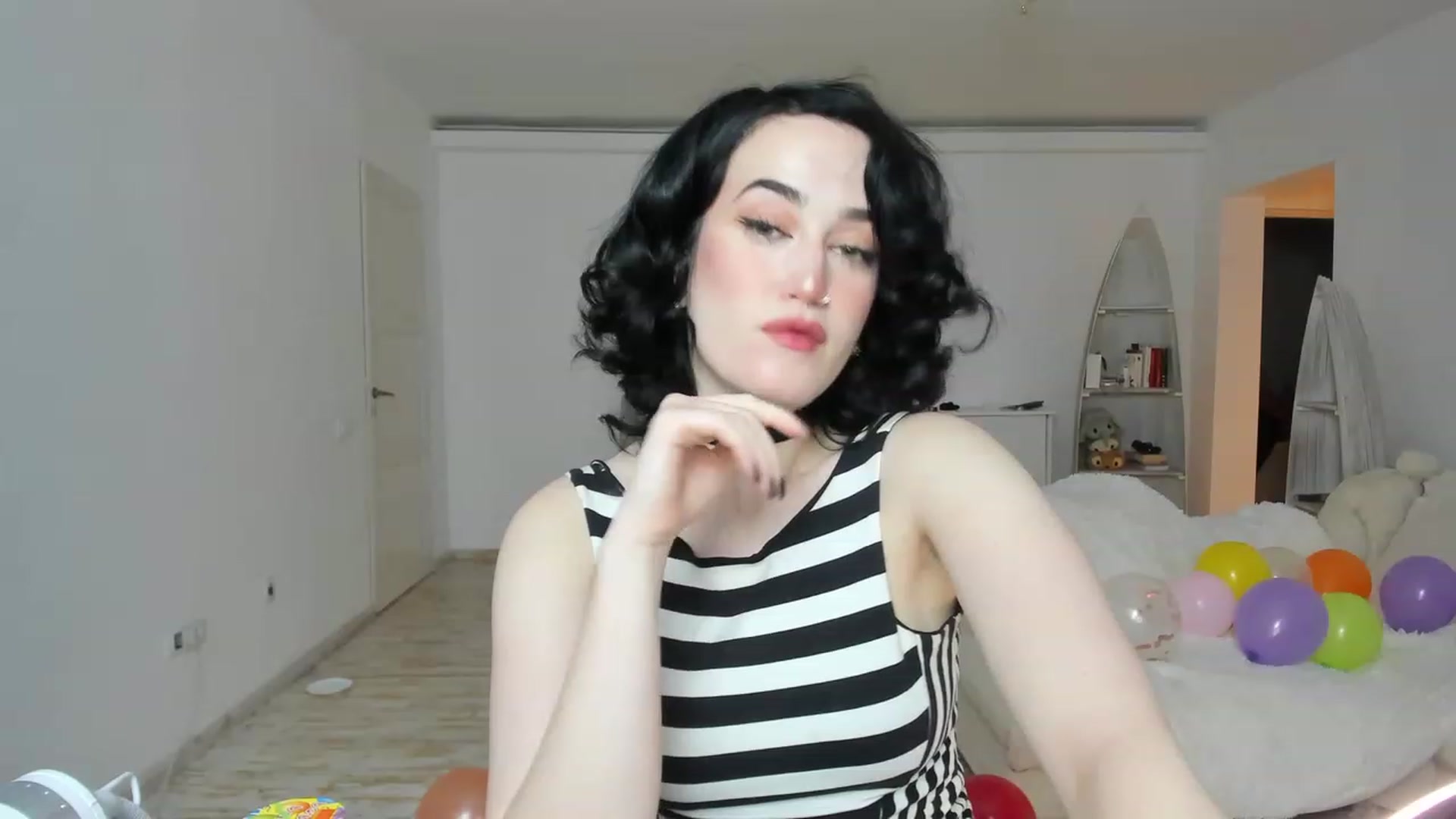 Gallery image thumbnail from Its_Cassidy's myfreecams stream on, 11/28/2022, 20:19 image 15 of 20