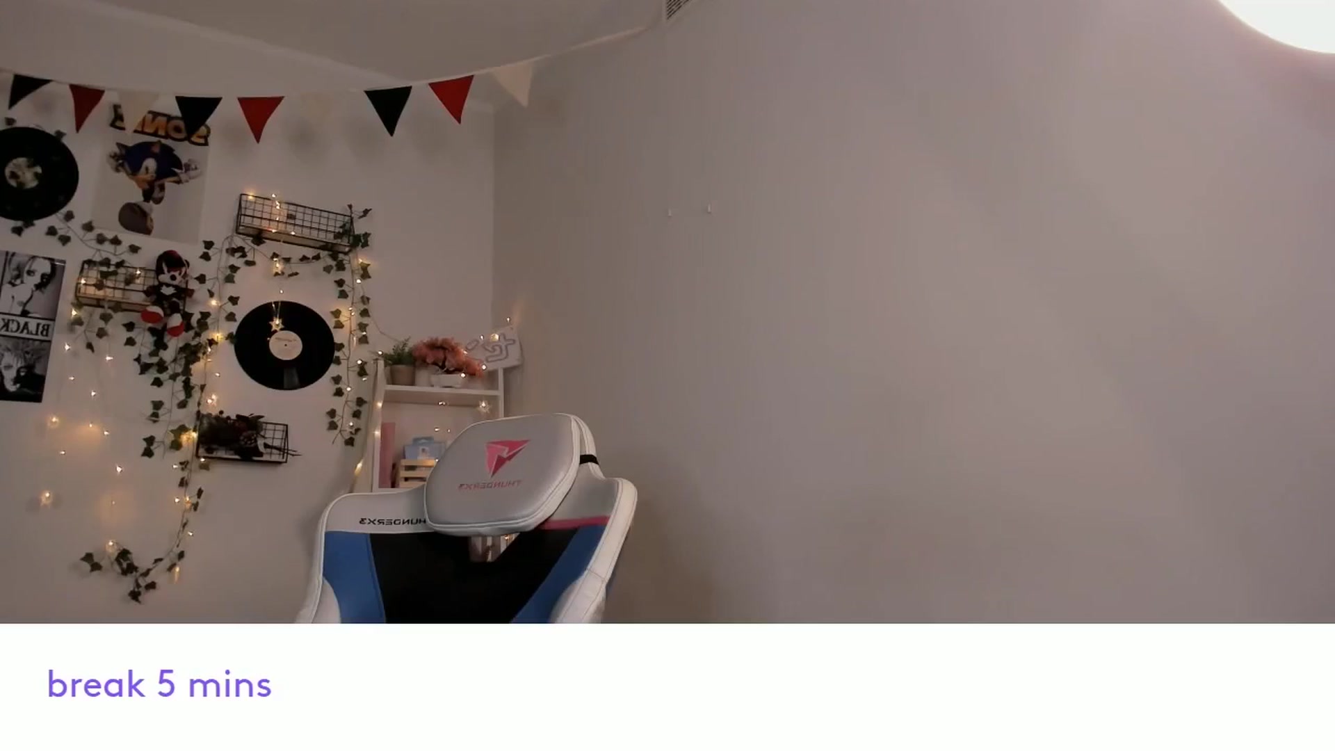 Gallery image thumbnail from Its_Nokia's myfreecams stream on, 12/25/2024, 09:03 image 18 of 20