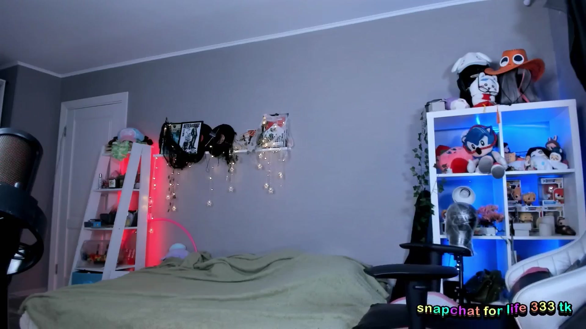 Gallery image thumbnail from Its_Nokia's myfreecams stream on, 12/17/2025, 05:44 image 15 of 20