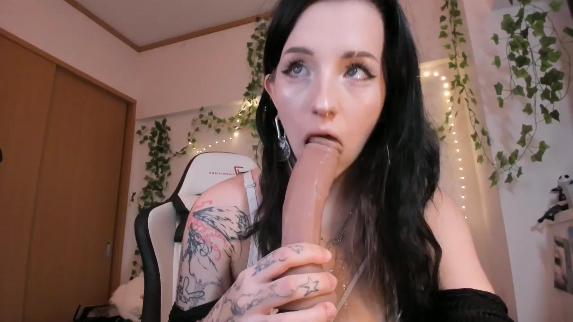 Gallery image thumbnail from Its_Nokia's myfreecams stream on, 03/19/2026, 06:22 image 19 of 20