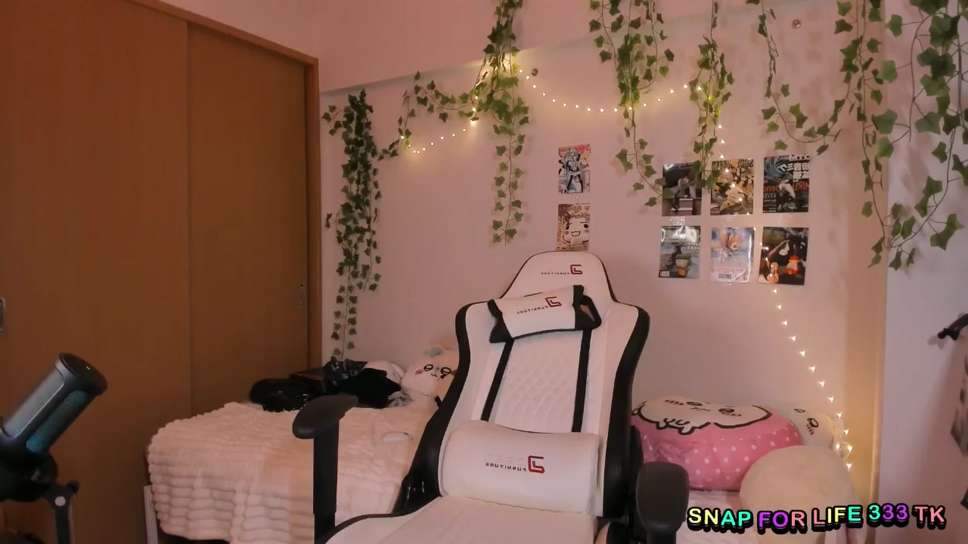 Gallery image thumbnail from Its_Nokia's myfreecams stream on, 04/03/2026, 07:48 image 17 of 20