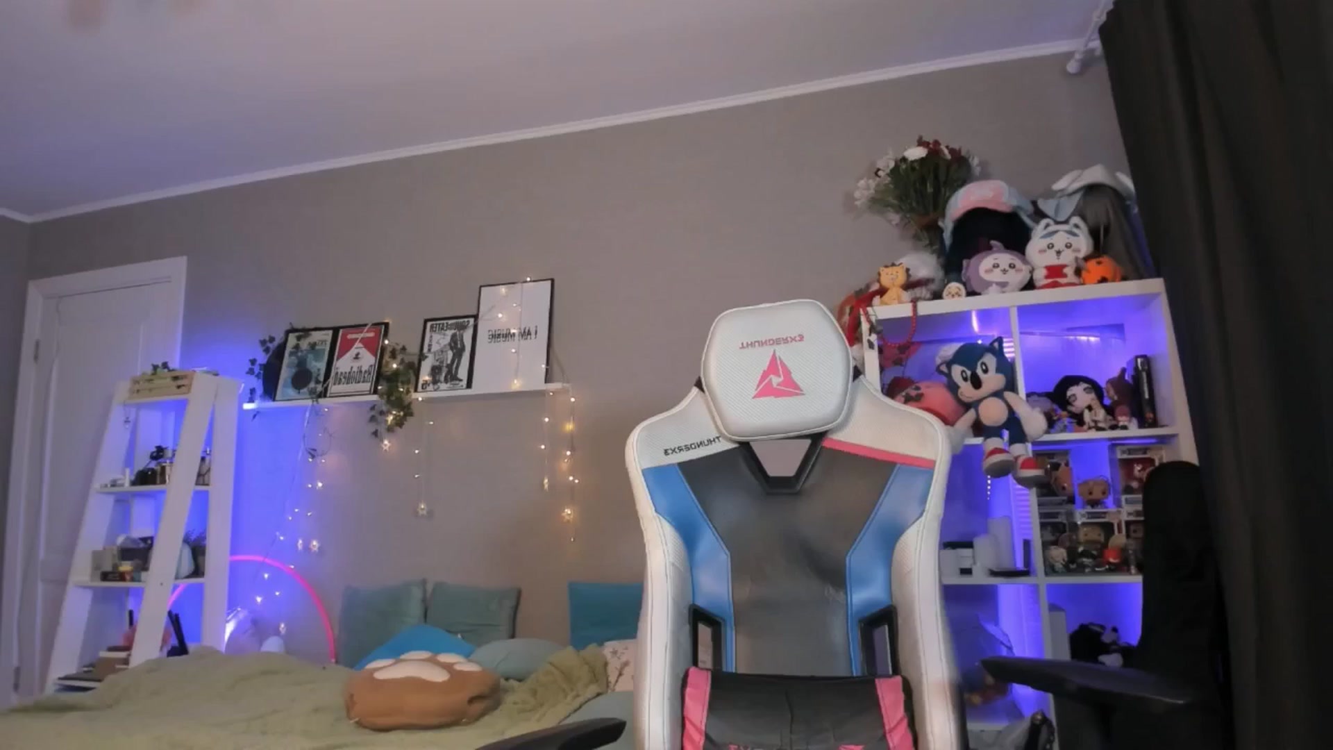 Gallery image thumbnail from Its_Nokia's myfreecams stream on, 04/17/2026, 10:04 image 6 of 20