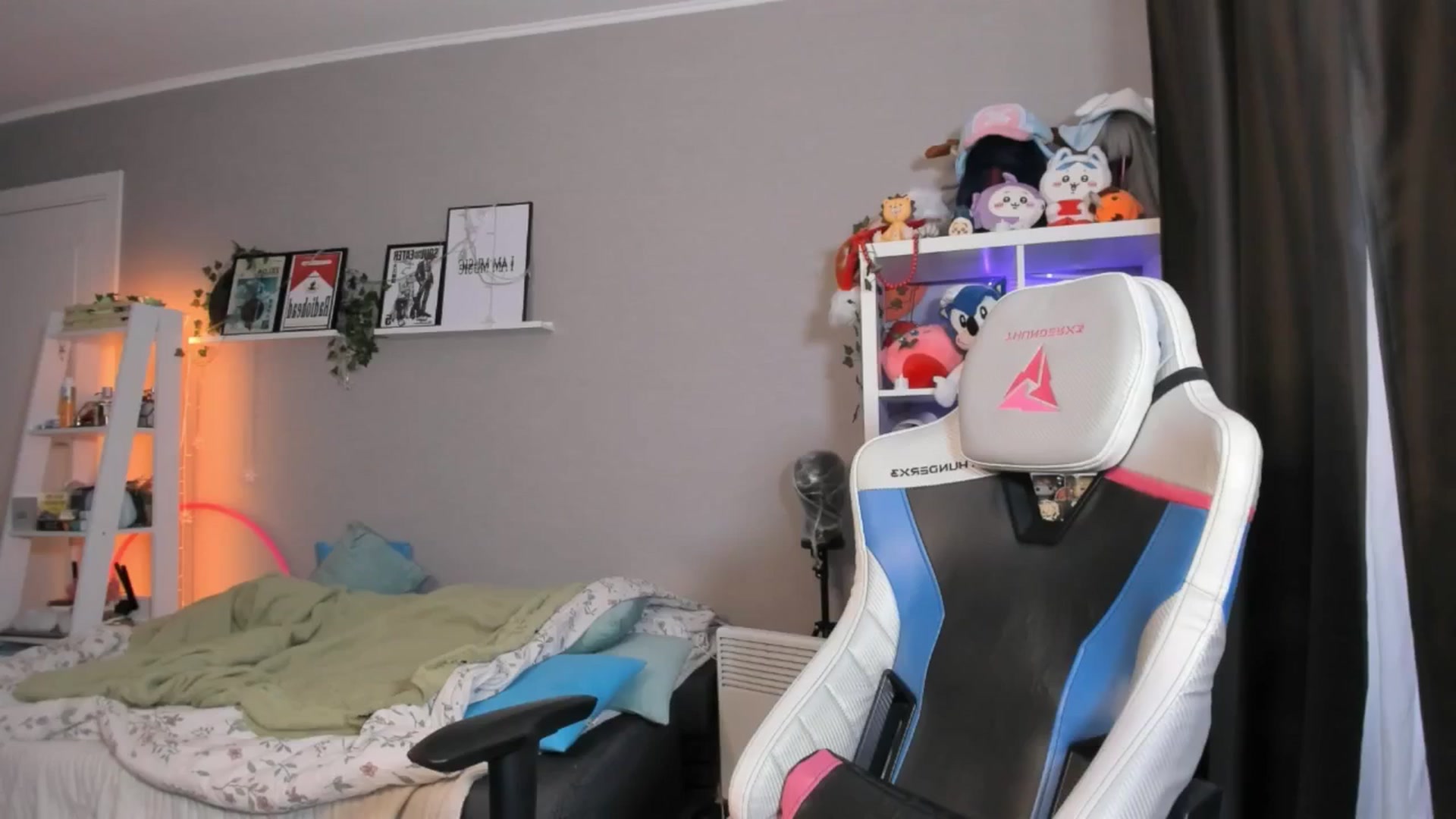 Gallery image thumbnail from Its_Nokia's myfreecams stream on, 04/24/2026, 08:52 image 4 of 20