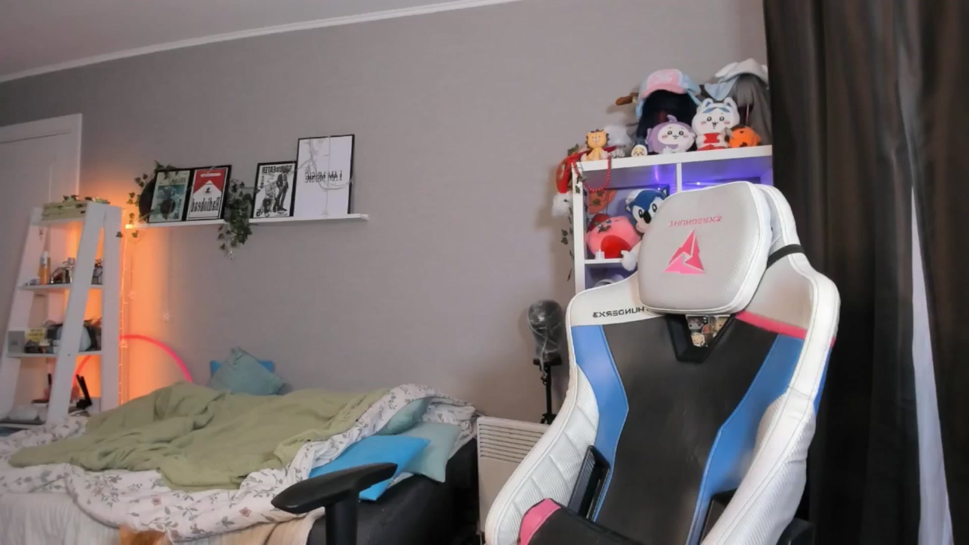 Gallery image thumbnail from Its_Nokia's myfreecams stream on, 04/24/2026, 08:52 image 7 of 20