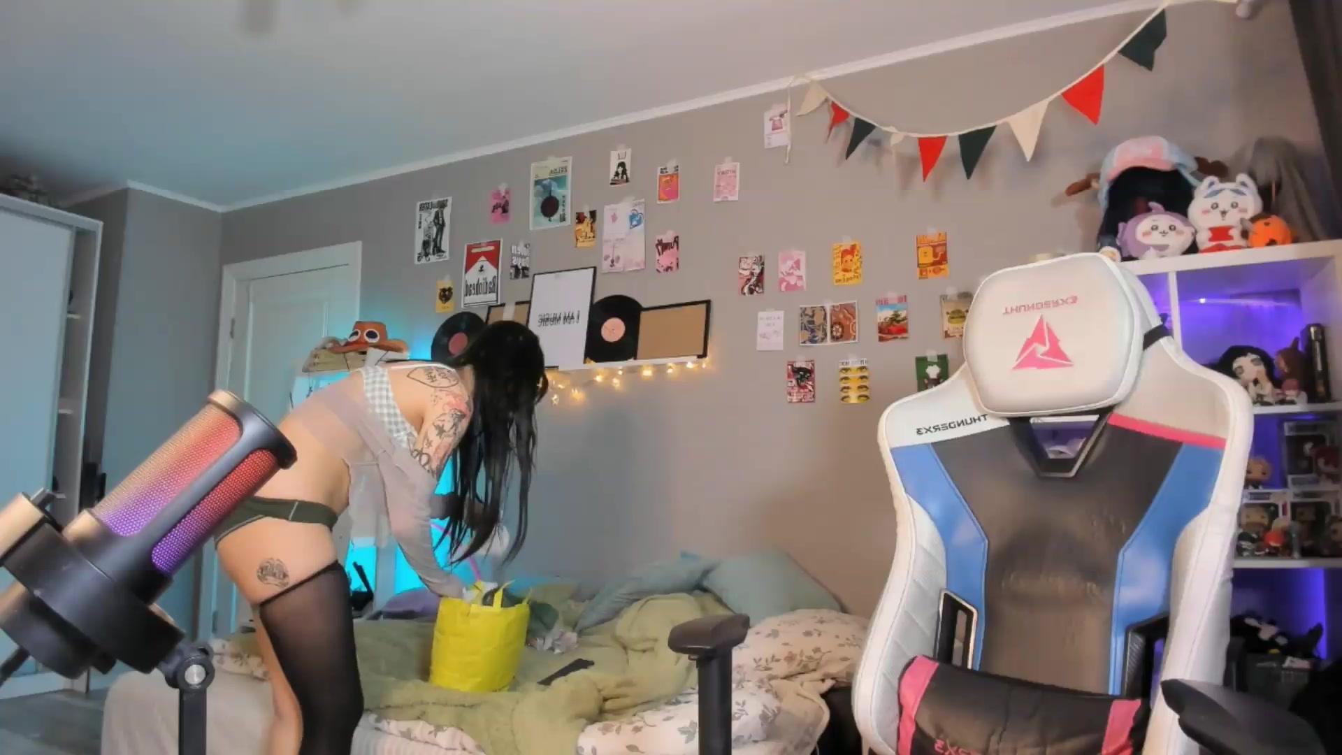 Gallery image thumbnail from Its_Nokia's myfreecams stream on, 05/15/2026, 08:37 image 17 of 20