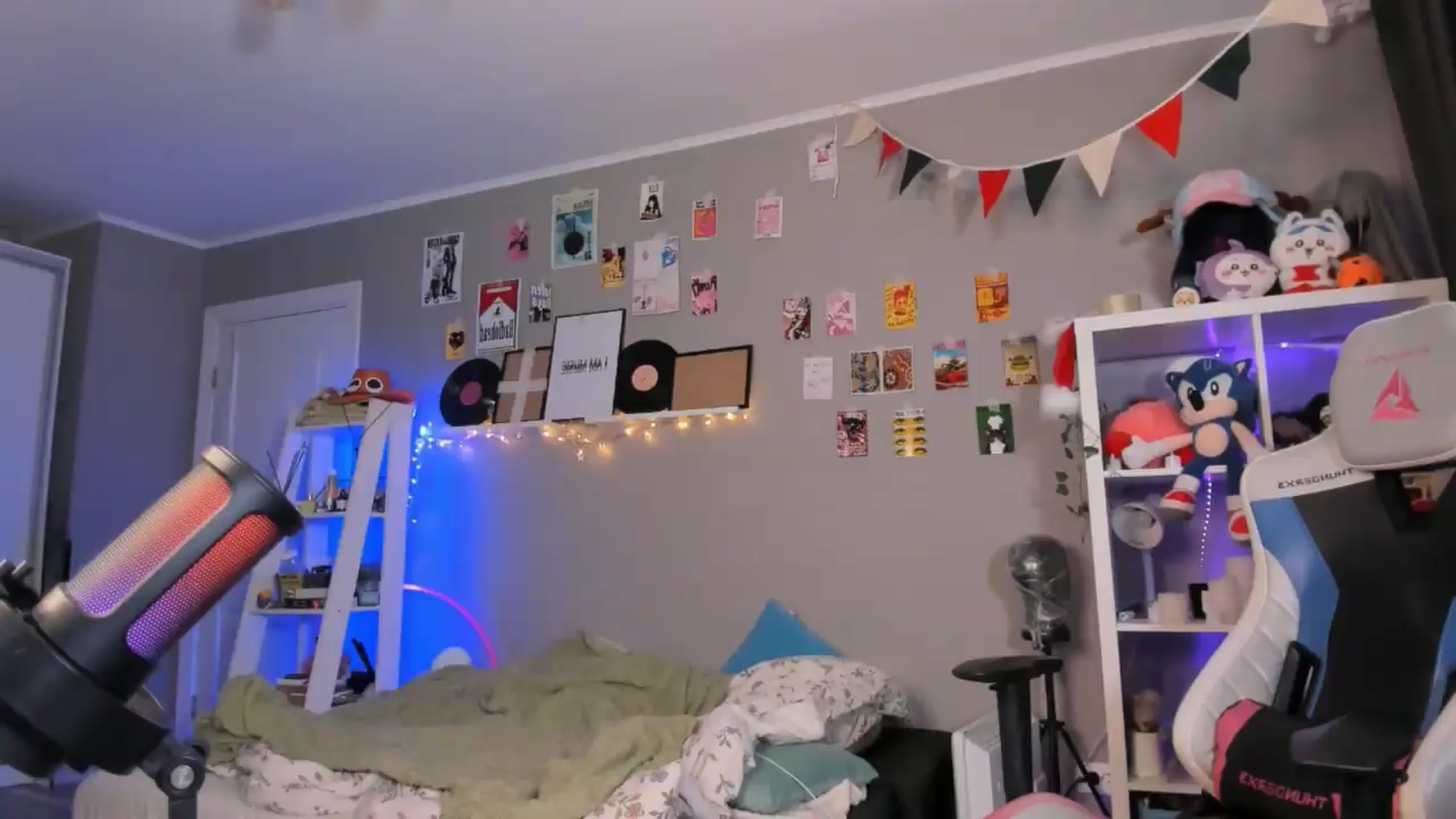 Gallery image thumbnail from Its_Nokia's myfreecams stream on, 05/17/2026, 07:49 image 15 of 20