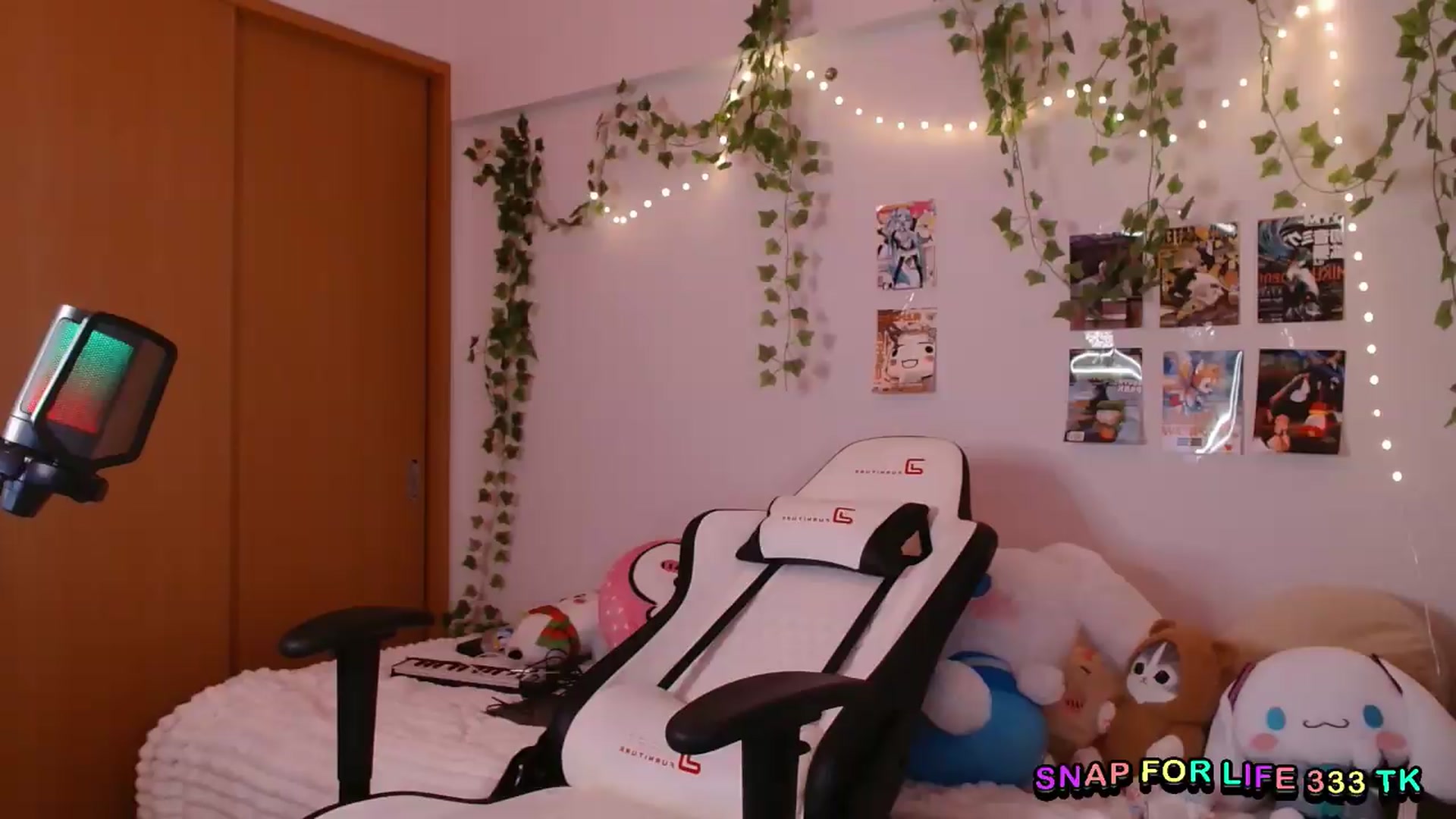 Gallery image thumbnail from Its_Nokia's myfreecams stream on, 07/12/2026, 10:12 image 8 of 20