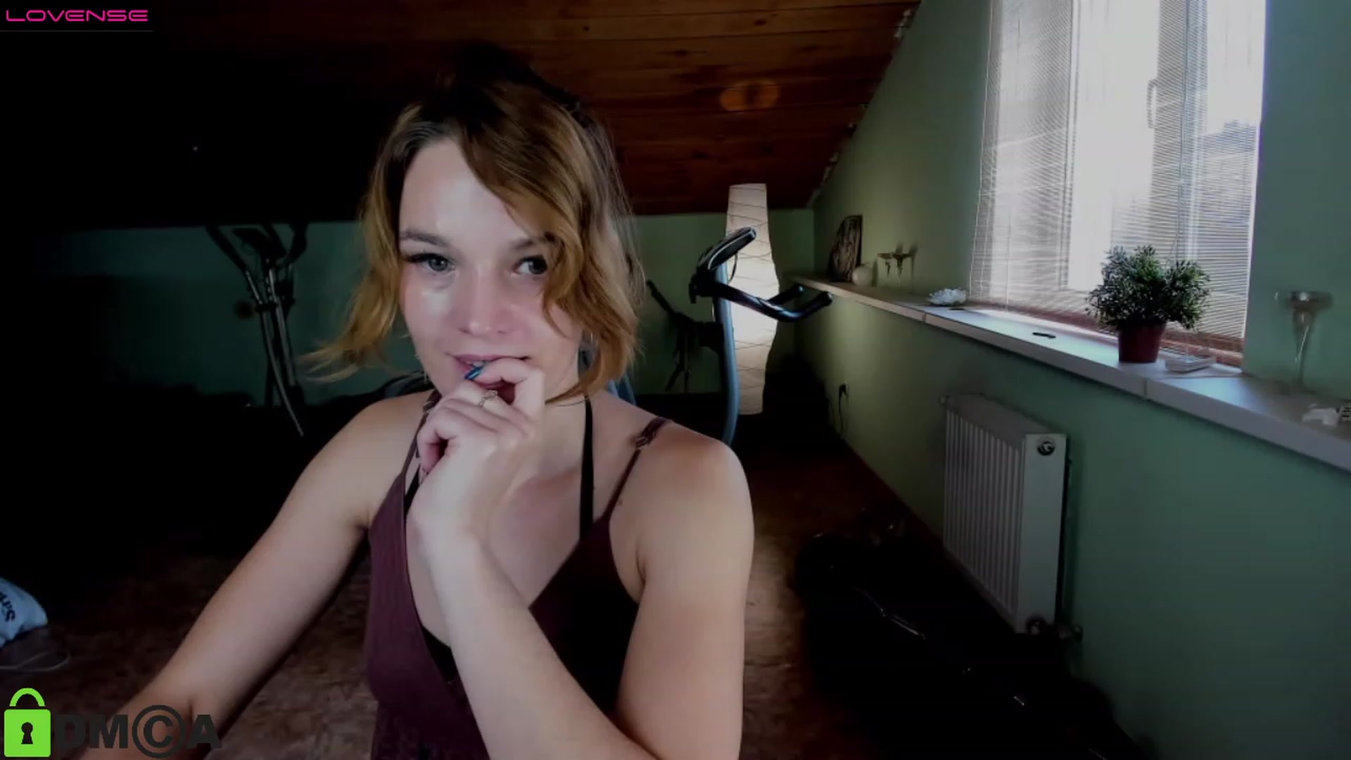 Gallery image thumbnail from Its_Sunshine's myfreecams stream on, 11/15/2022, 10:16 image 18 of 20