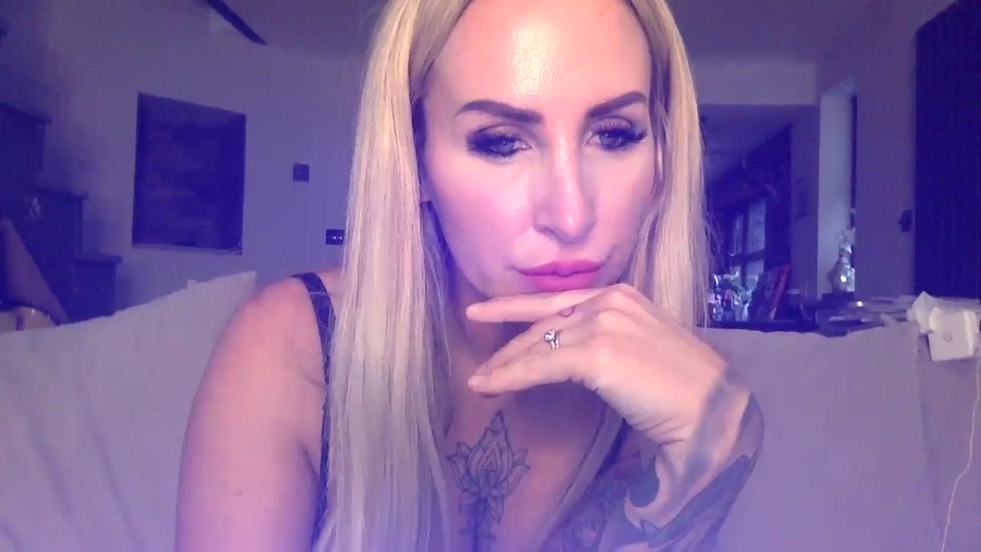 Gallery image thumbnail from Its_just_Evie's myfreecams stream on, 12/07/2023, 14:04 image 4 of 20