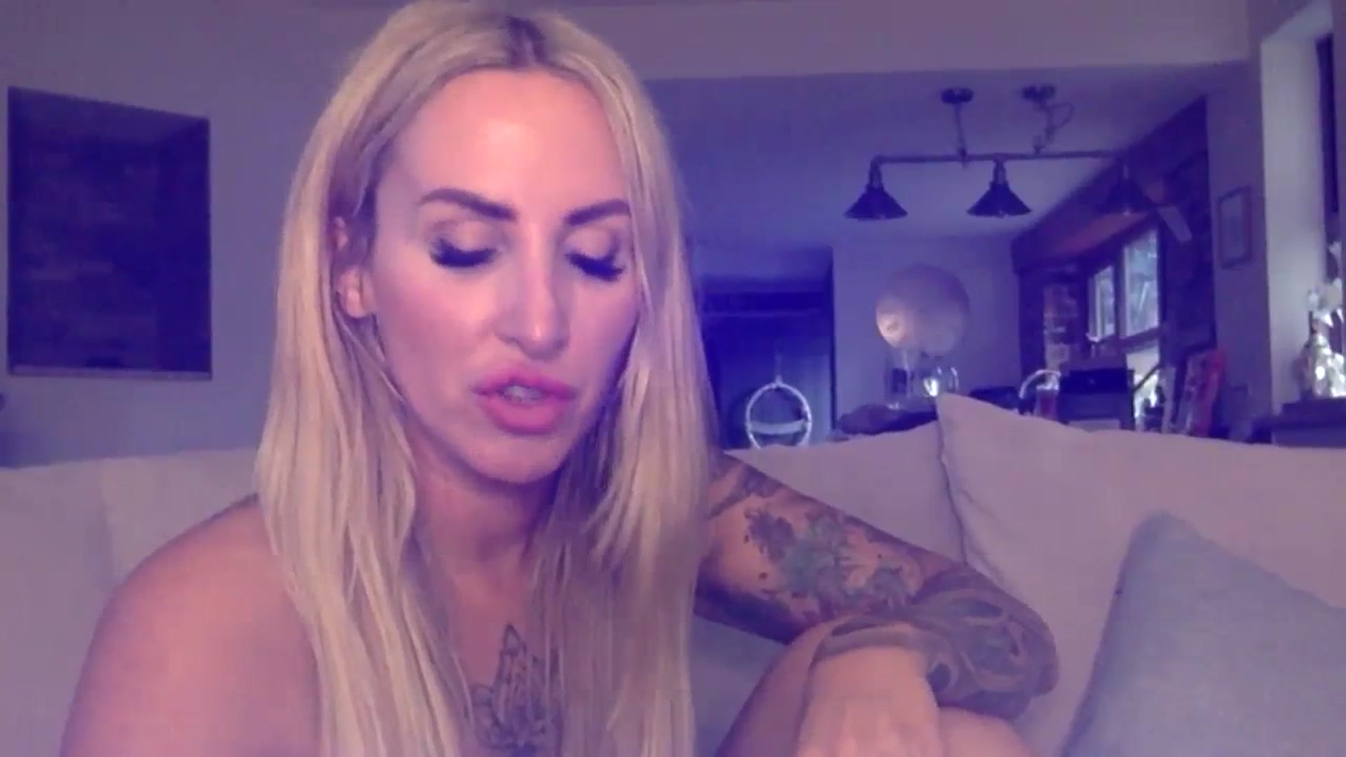 Gallery image thumbnail from Its_just_Evie's myfreecams stream on, 12/09/2023, 13:06 image 10 of 20