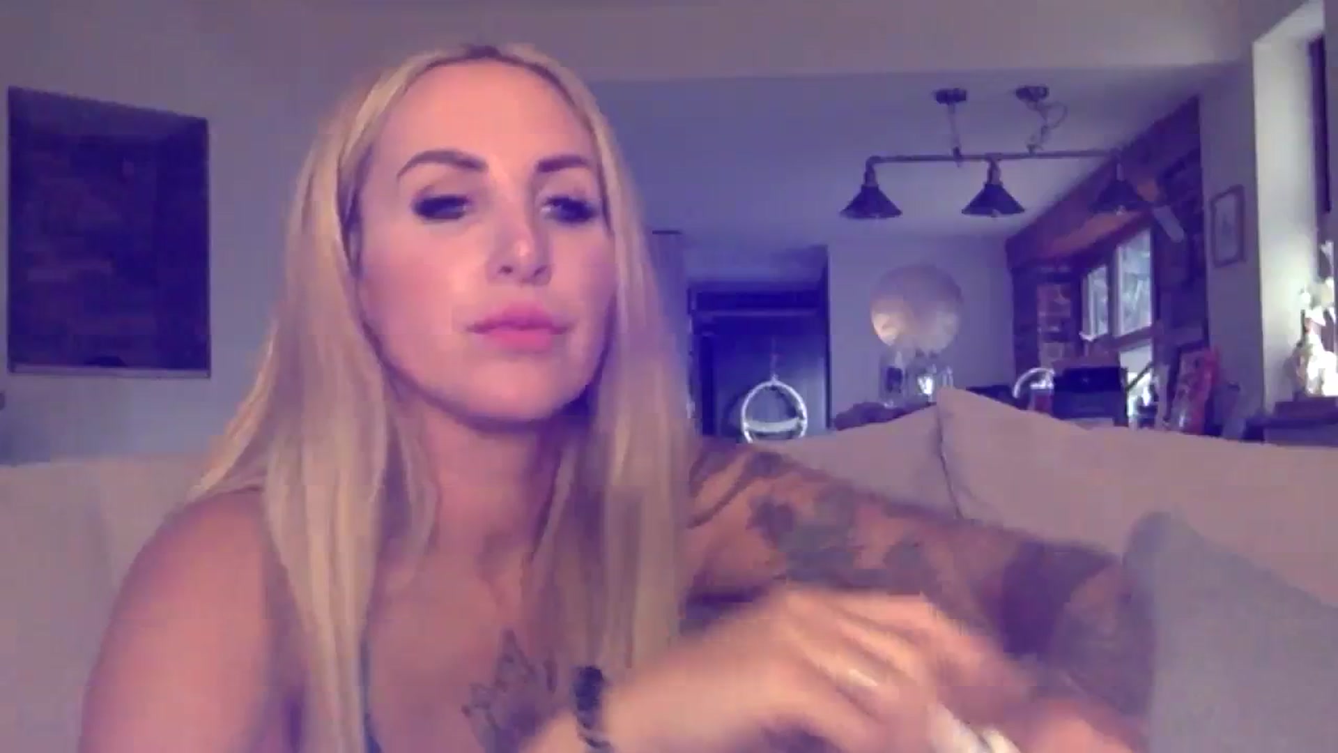 Gallery image thumbnail from Its_just_Evie's myfreecams stream on, 12/09/2023, 13:06 image 13 of 20