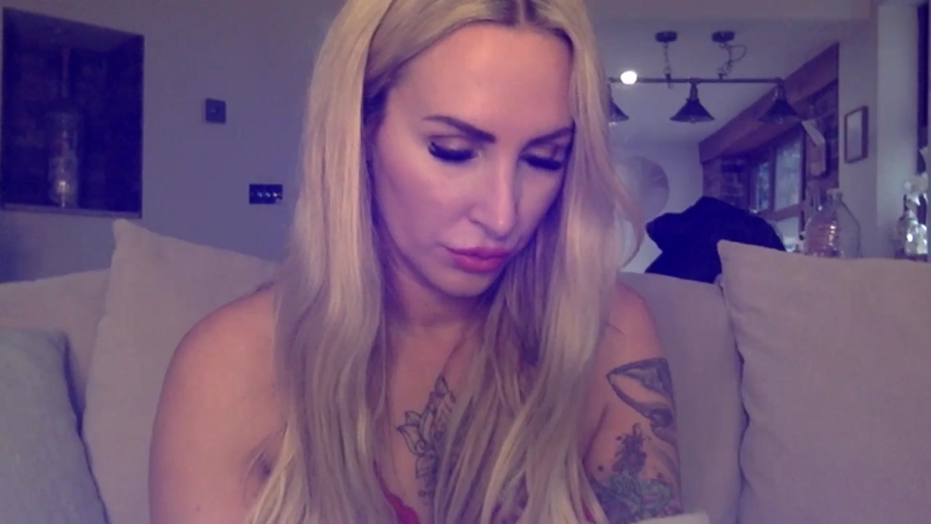 Gallery image thumbnail from Its_just_Evie's myfreecams stream on, 12/13/2023, 11:52 image 2 of 20