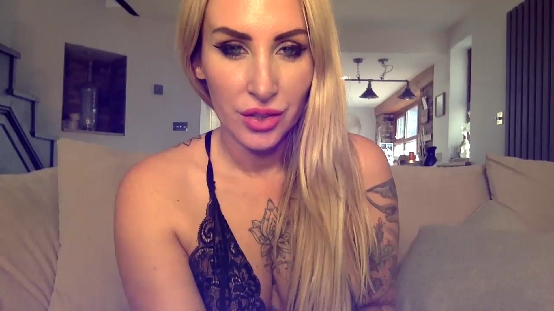 Gallery image thumbnail from Its_just_Evie's myfreecams stream on, 01/28/2024, 13:23 image 2 of 20