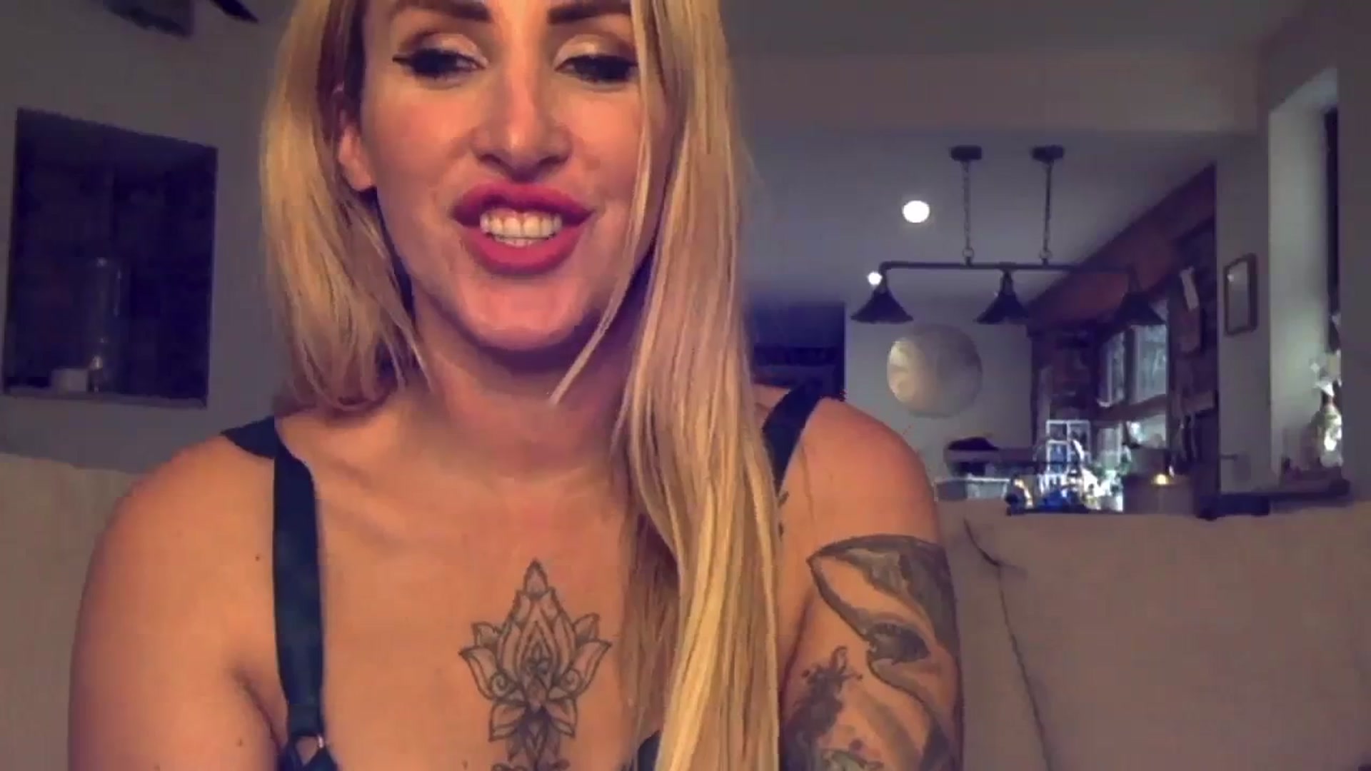 Gallery image thumbnail from Its_just_Evie's myfreecams stream on, 01/31/2024, 11:59 image 14 of 20
