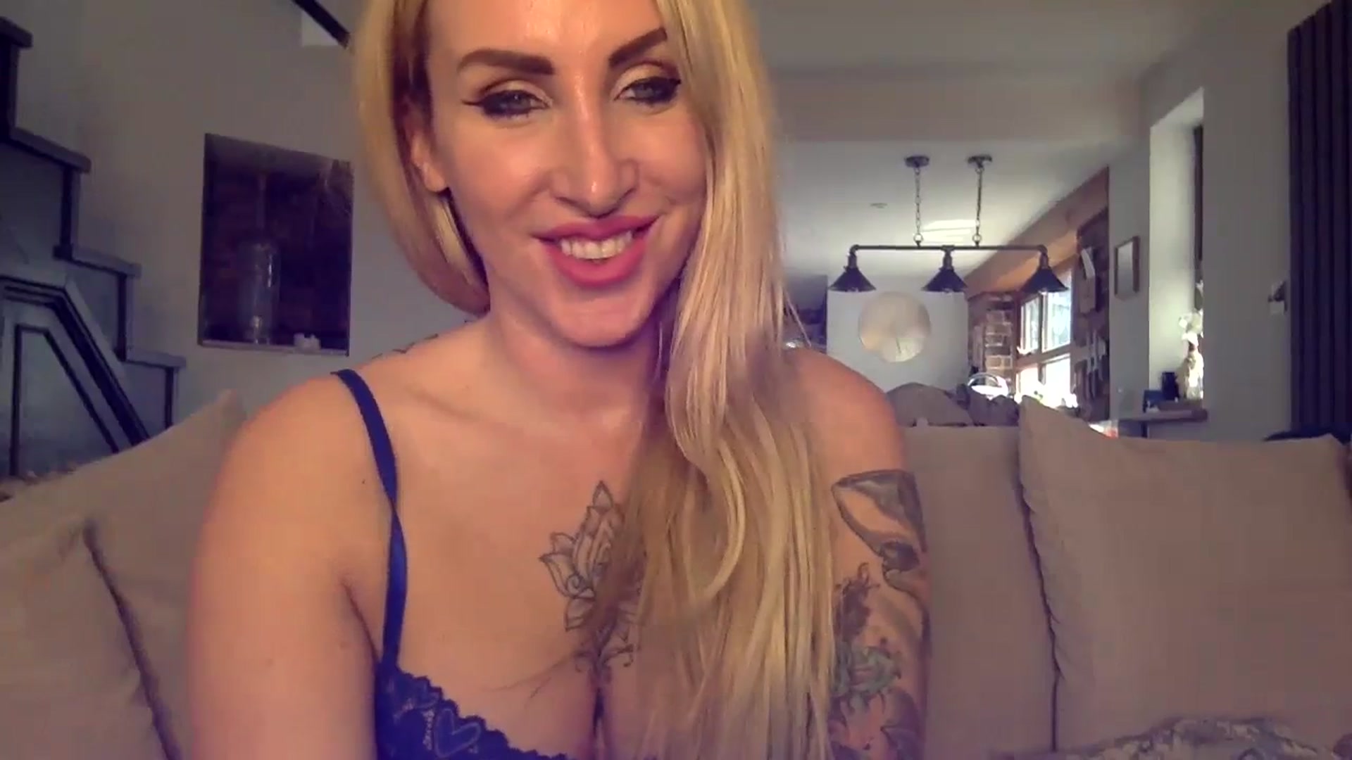 Gallery image thumbnail from Its_just_Evie's myfreecams stream on, 02/27/2024, 12:56 image 2 of 20