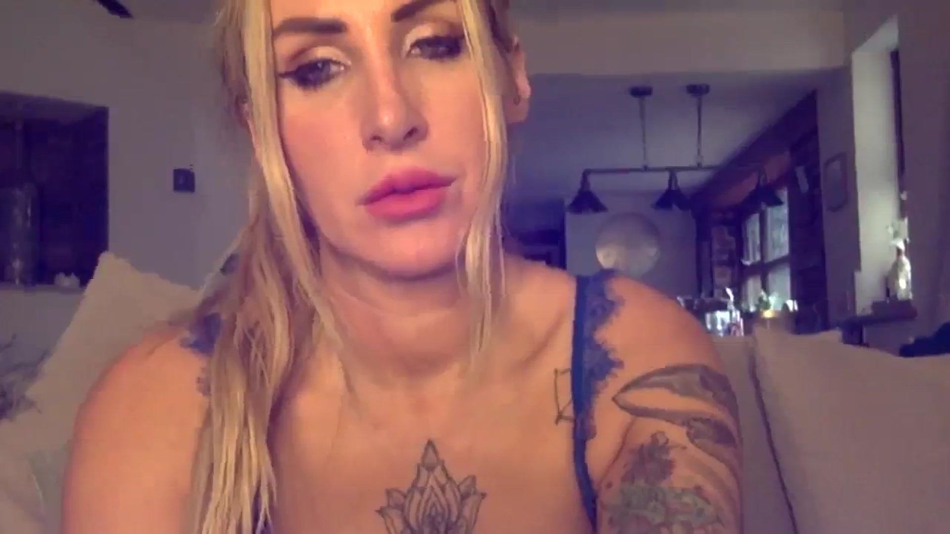 Gallery image thumbnail from Its_just_Evie's myfreecams stream on, 02/29/2024, 11:50 image 18 of 20