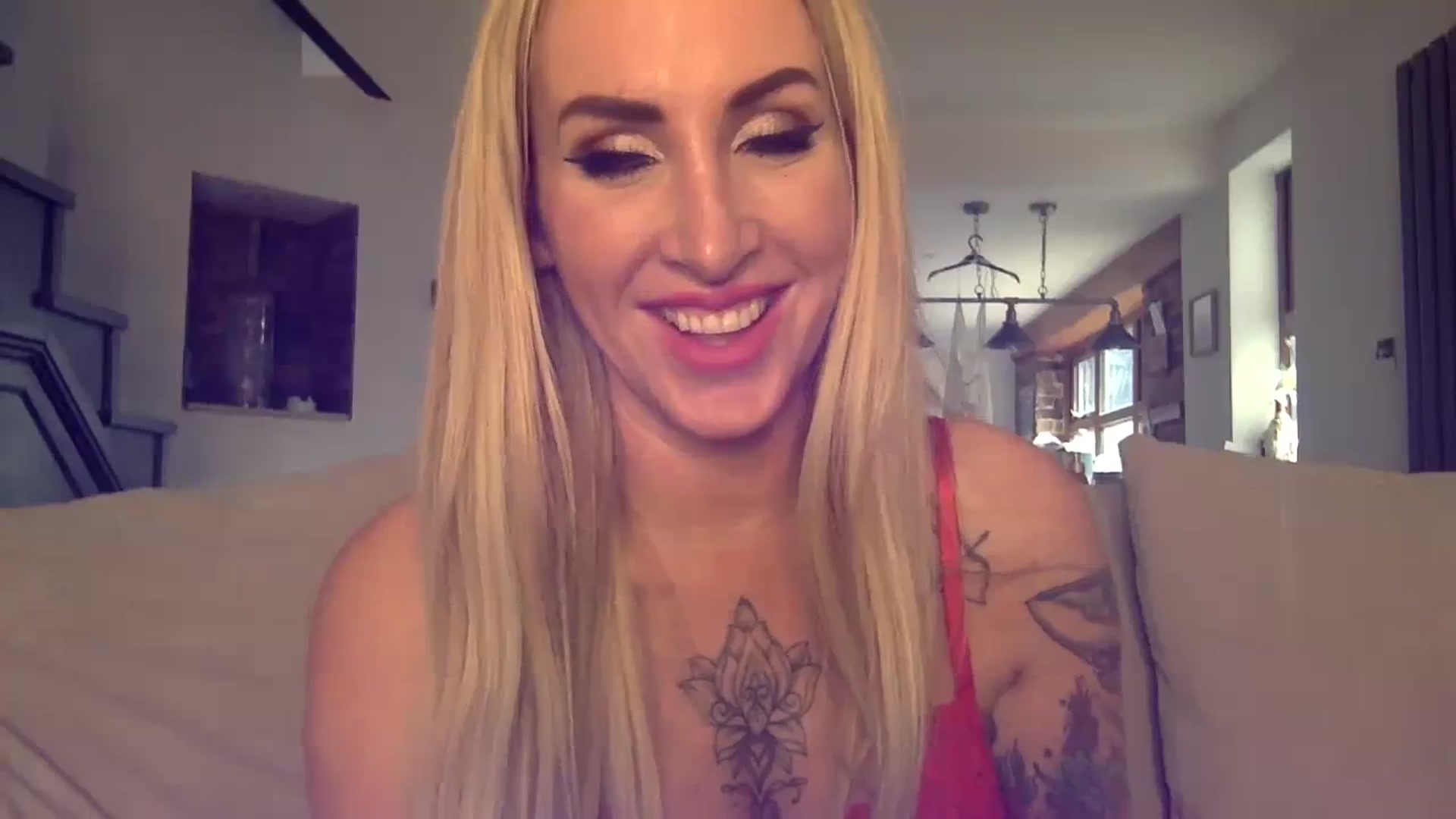 Gallery image thumbnail from Its_just_Evie's myfreecams stream on, 03/16/2024, 12:34 image 16 of 20
