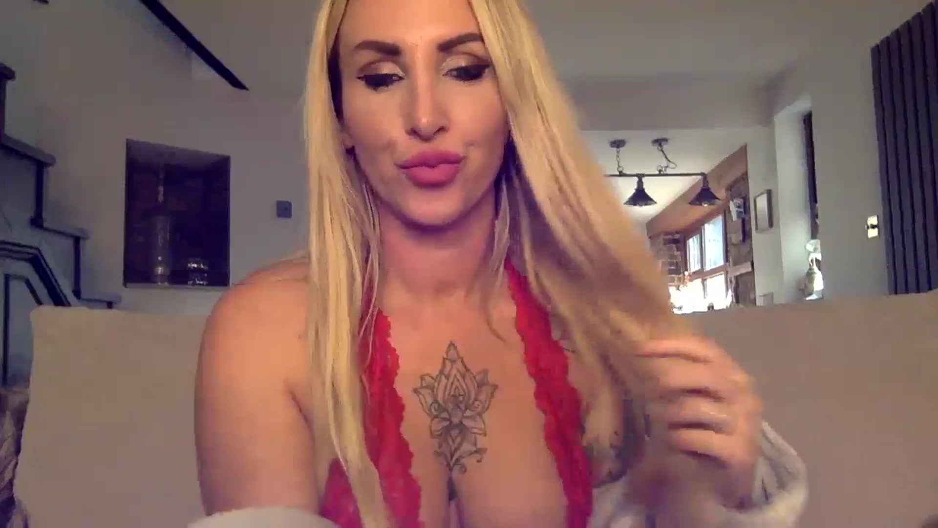 Gallery image thumbnail from Its_just_Evie's myfreecams stream on, 11/11/2024, 11:46 image 8 of 20