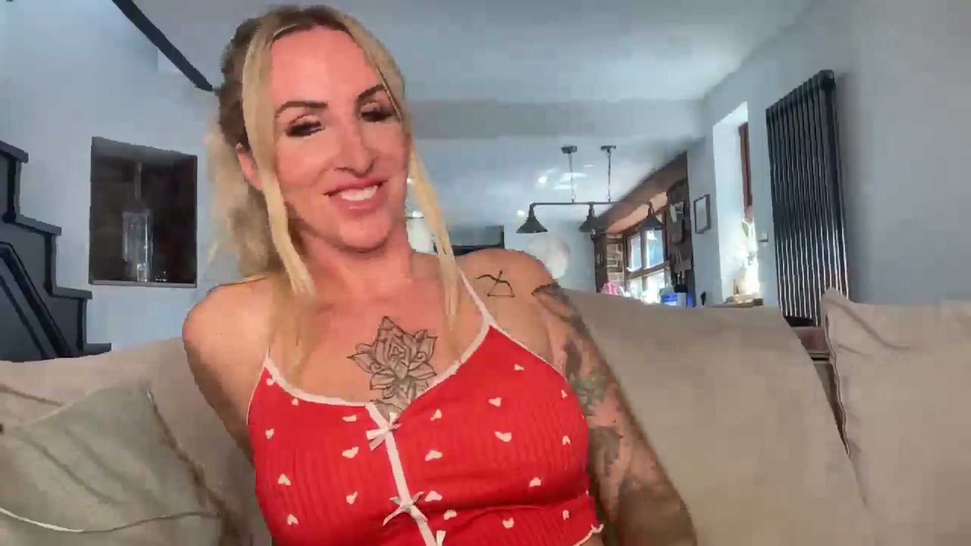 Gallery image thumbnail from Its_just_Evie's myfreecams stream on, 07/01/2025, 11:19 image 11 of 20