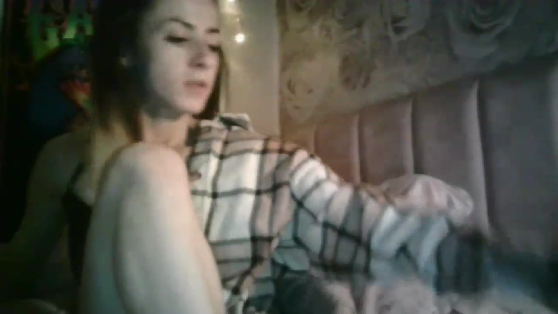Gallery image thumbnail from Its_kyliee's myfreecams stream on, 04/02/2023, 01:49 image 11 of 20