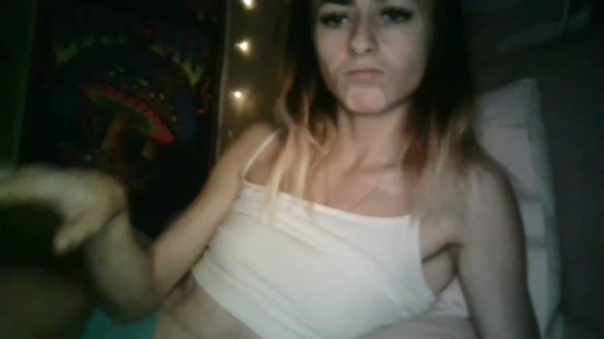 Gallery image thumbnail from Its_kyliee's myfreecams stream on, 04/03/2023, 02:39 image 16 of 20
