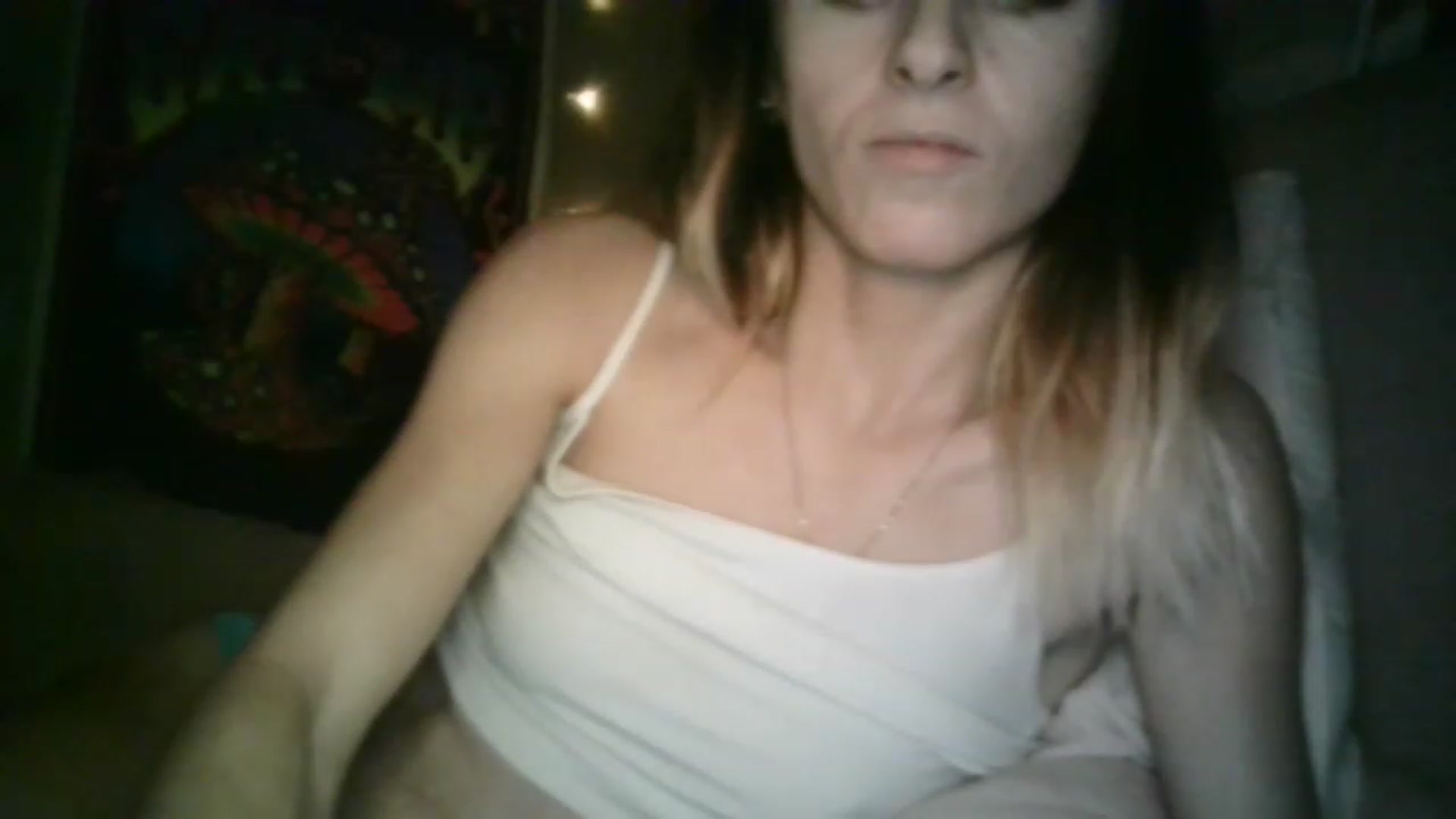 Gallery image thumbnail from Its_kyliee's myfreecams stream on, 04/03/2023, 02:39 image 15 of 20